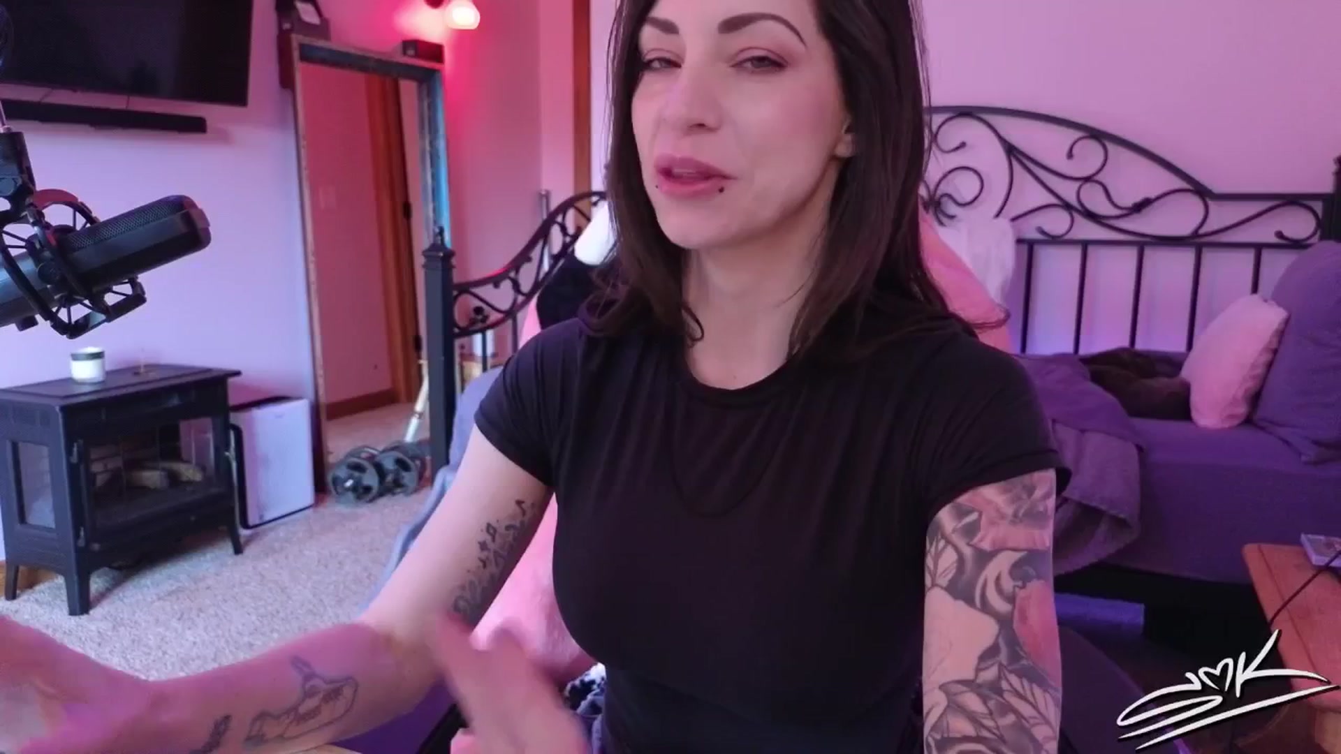 Gallery image thumbnail from ShowMeKitties's myfreecams stream on, 08/06/2025, 18:27 image 14 of 20