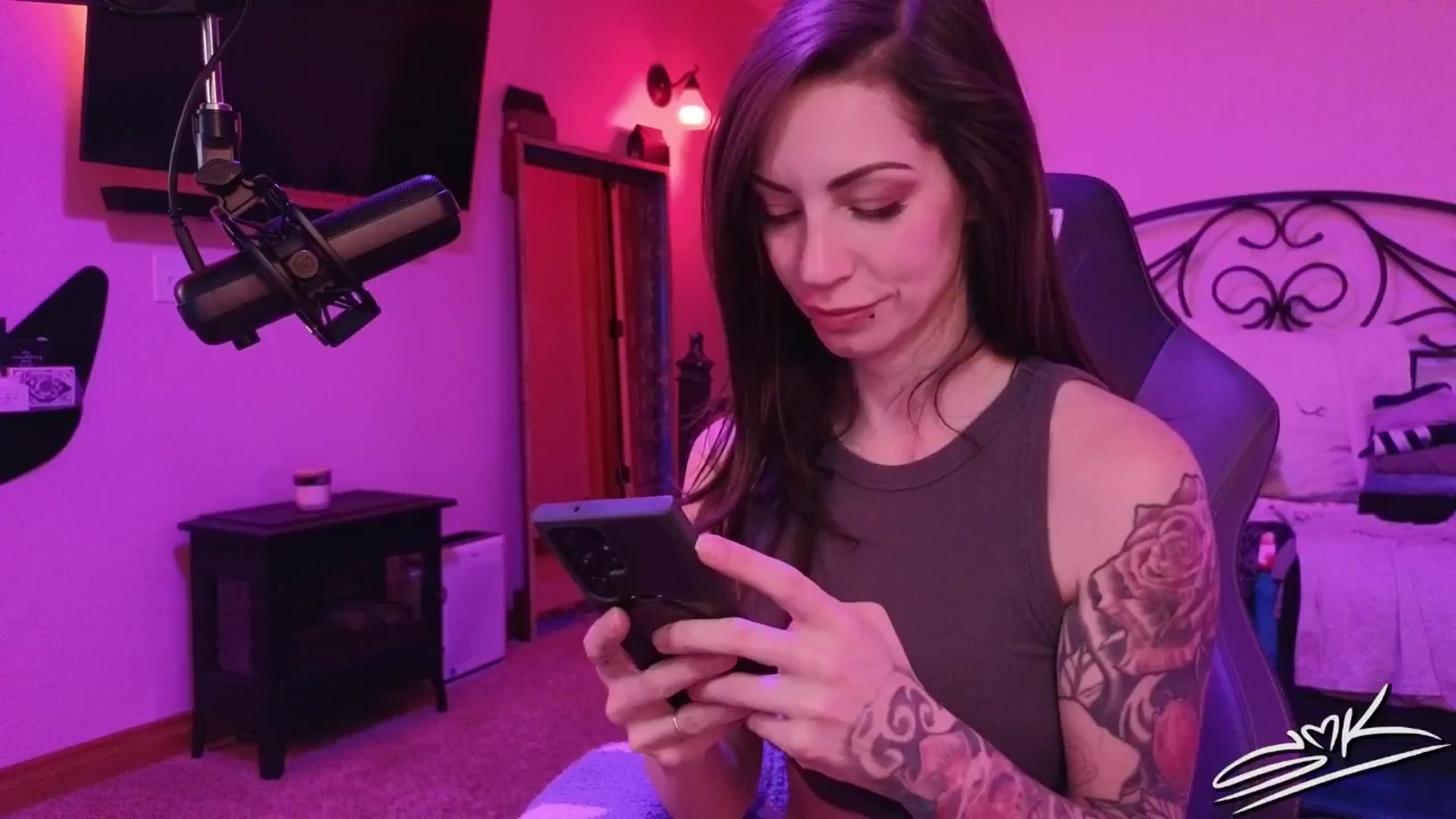 Gallery image thumbnail from ShowMeKitties's myfreecams stream on, 08/20/2025, 06:39 image 6 of 20