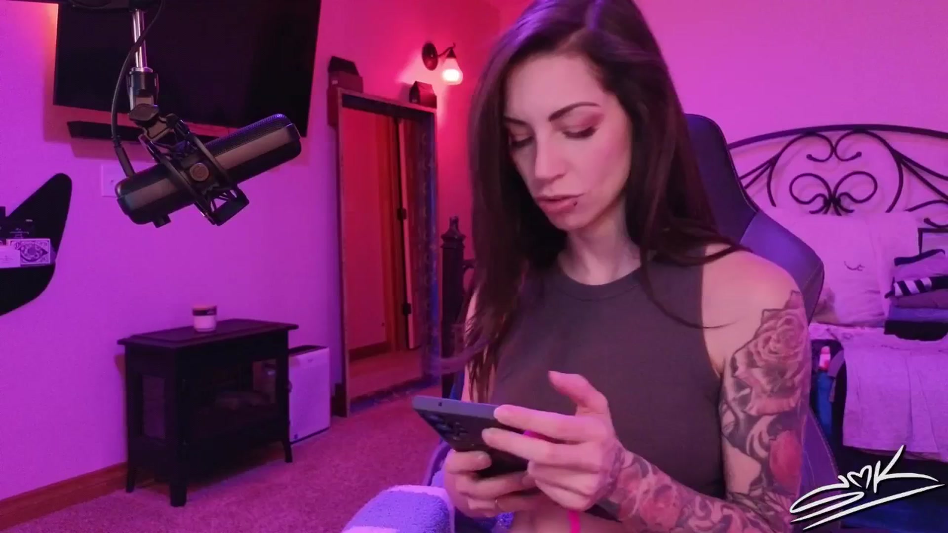 Gallery image thumbnail from ShowMeKitties's myfreecams stream on, 08/20/2025, 06:39 image 3 of 20