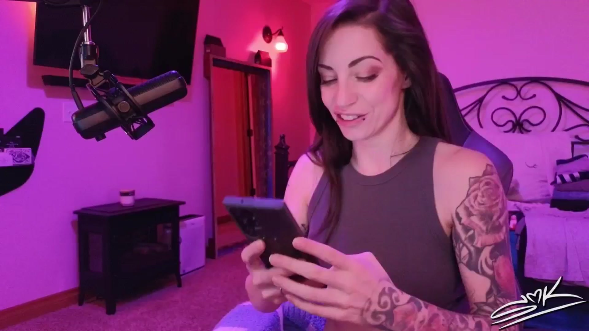 Gallery image thumbnail from ShowMeKitties's myfreecams stream on, 08/20/2025, 06:39 image 4 of 20
