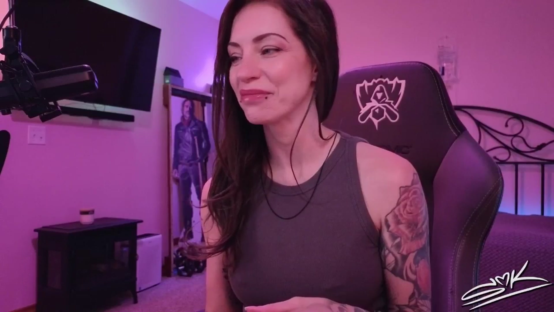 Gallery image thumbnail from ShowMeKitties's myfreecams stream on, 08/28/2025, 17:38 image 5 of 20