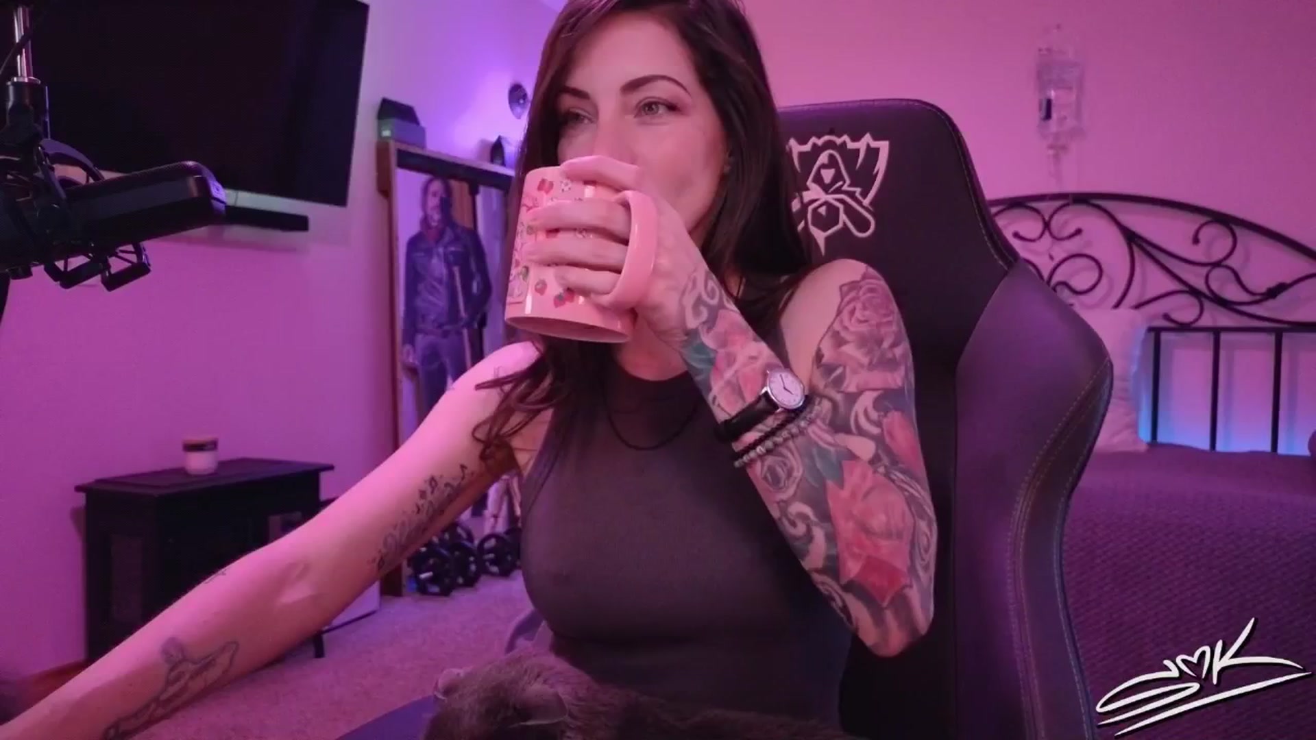 Gallery image thumbnail from ShowMeKitties's myfreecams stream on, 08/28/2025, 17:38 image 1 of 20
