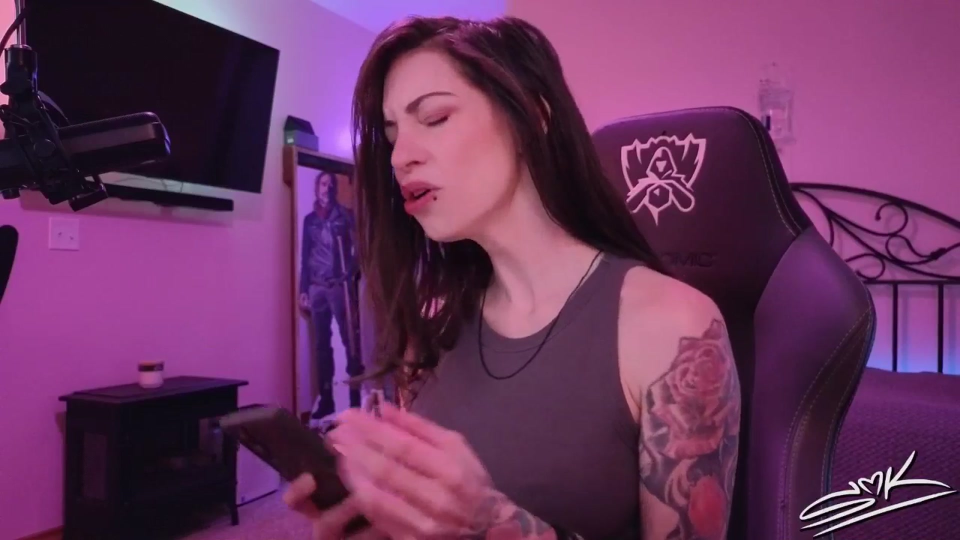 Gallery image thumbnail from ShowMeKitties's myfreecams stream on, 08/28/2025, 17:38 image 6 of 20