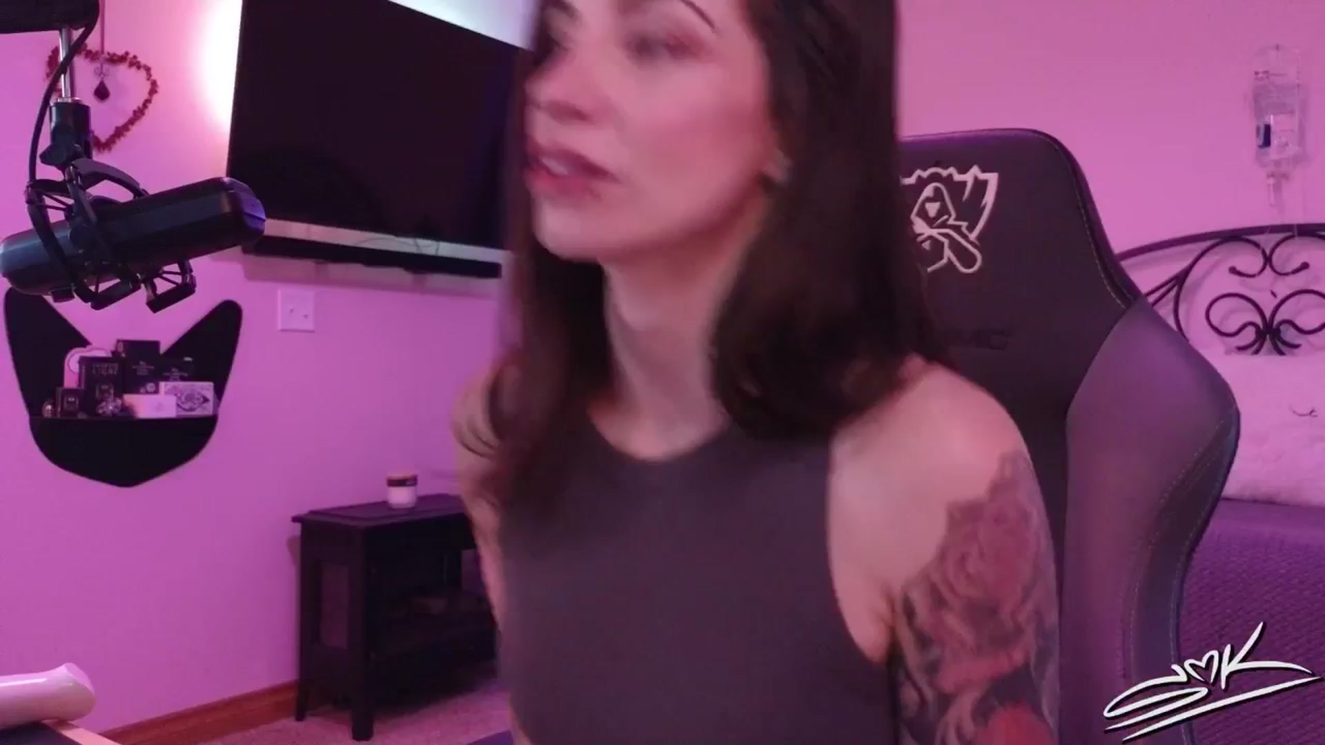 Gallery image thumbnail from ShowMeKitties's myfreecams stream on, 08/28/2025, 21:10 image 5 of 20