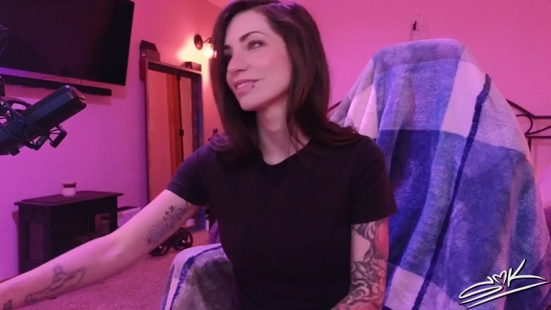 Gallery image thumbnail from ShowMeKitties's myfreecams stream on, 09/11/2025, 06:05 image 1 of 20