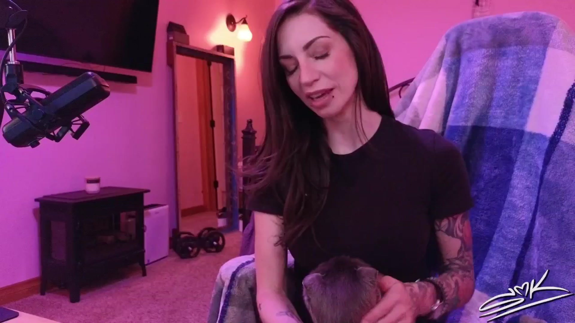 Gallery image thumbnail from ShowMeKitties's myfreecams stream on, 09/11/2025, 06:05 image 9 of 20