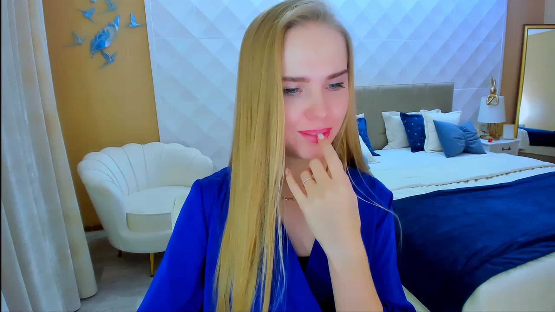 Gallery image thumbnail from ShowMeTheWay's myfreecams stream on, 12/02/2023, 15:48 image 14 of 20
