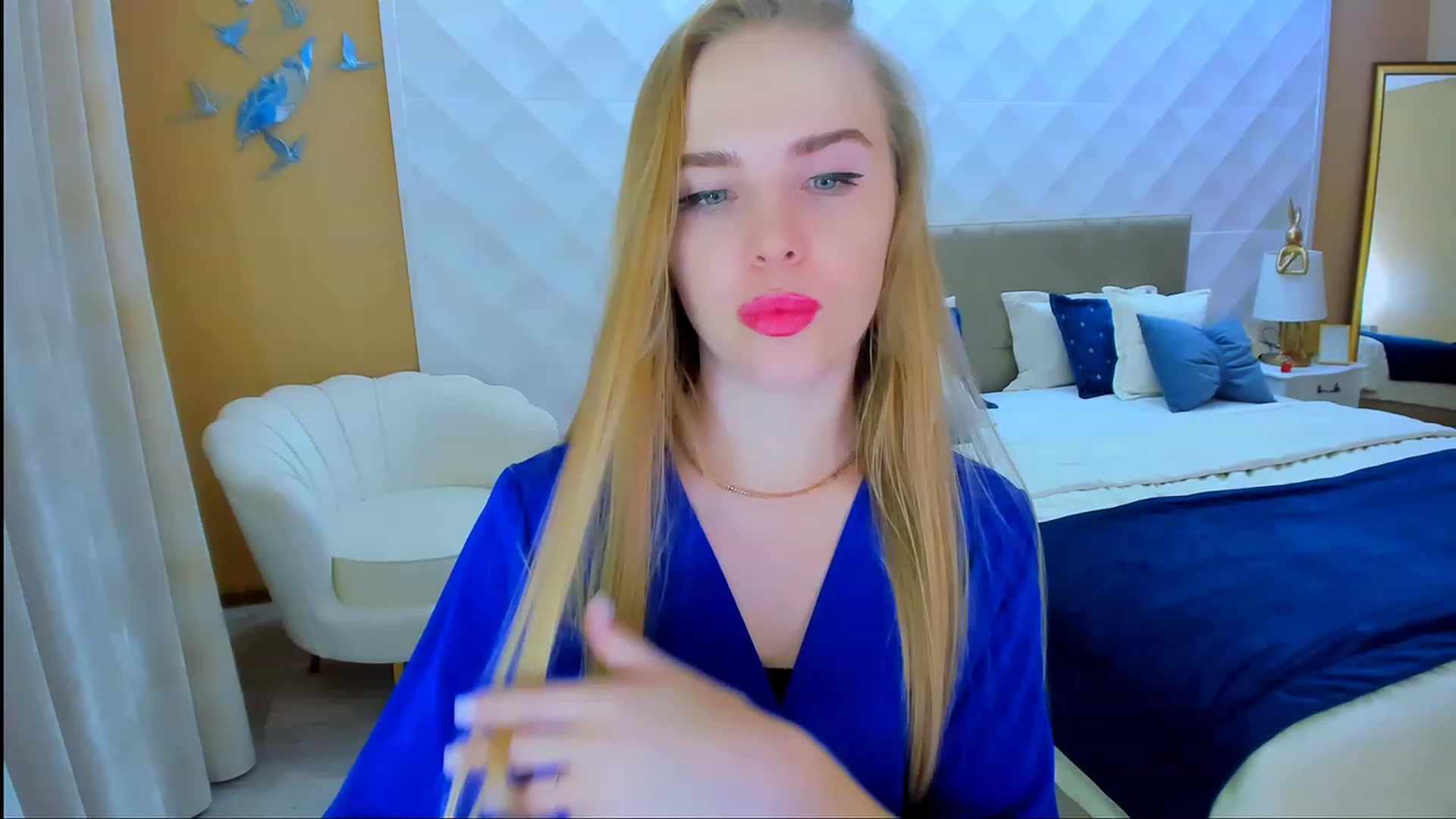 Gallery image thumbnail from ShowMeTheWay's myfreecams stream on, 12/02/2023, 17:25 image 10 of 20