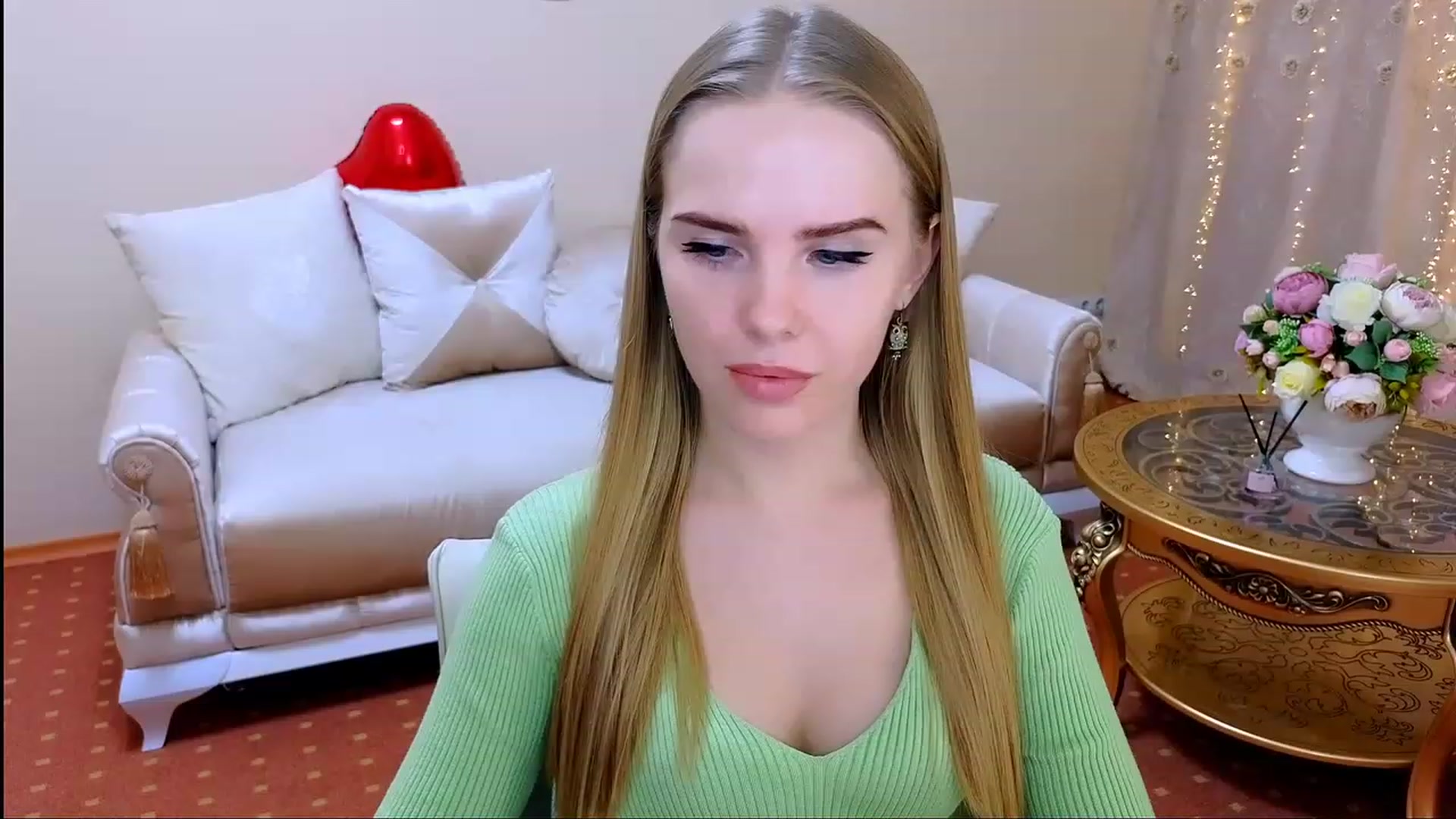 Gallery image thumbnail from ShowMeTheWay's myfreecams stream on, 12/06/2023, 16:11 image 13 of 20