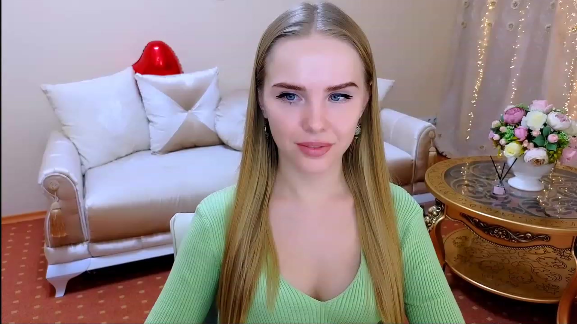 Gallery image thumbnail from ShowMeTheWay's myfreecams stream on, 12/06/2023, 16:11 image 12 of 20
