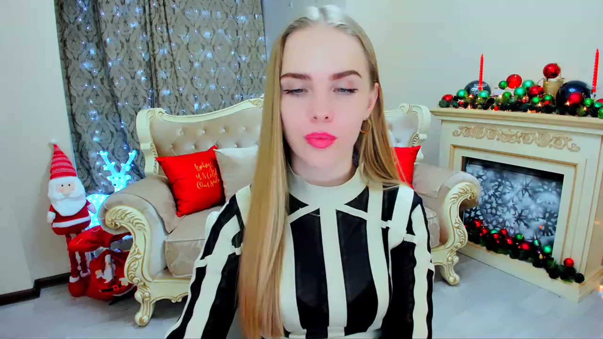 Gallery image thumbnail from ShowMeTheWay's myfreecams stream on, 12/07/2023, 13:38 image 16 of 20