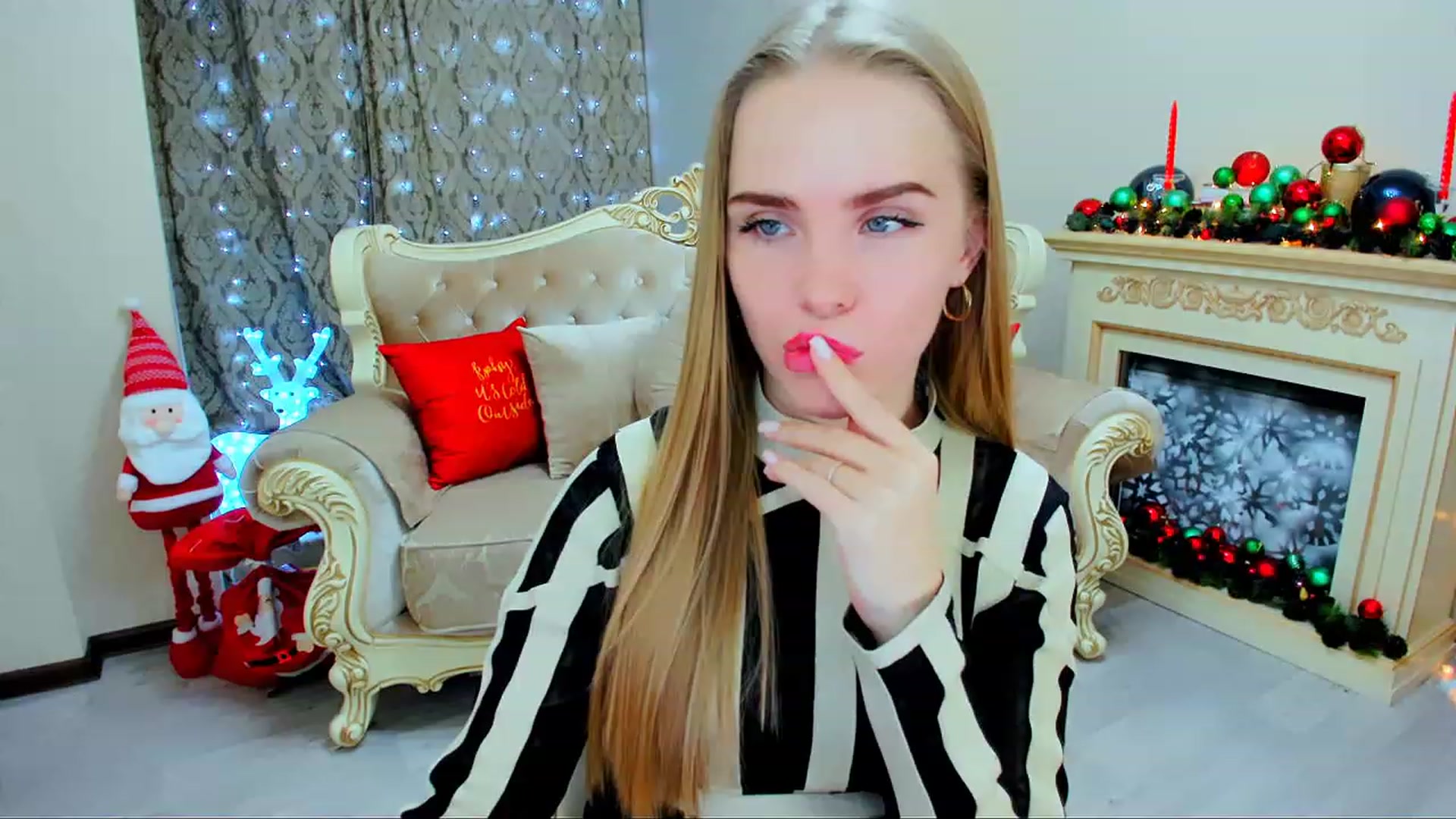 Gallery image thumbnail from ShowMeTheWay's myfreecams stream on, 12/07/2023, 14:27 image 9 of 20
