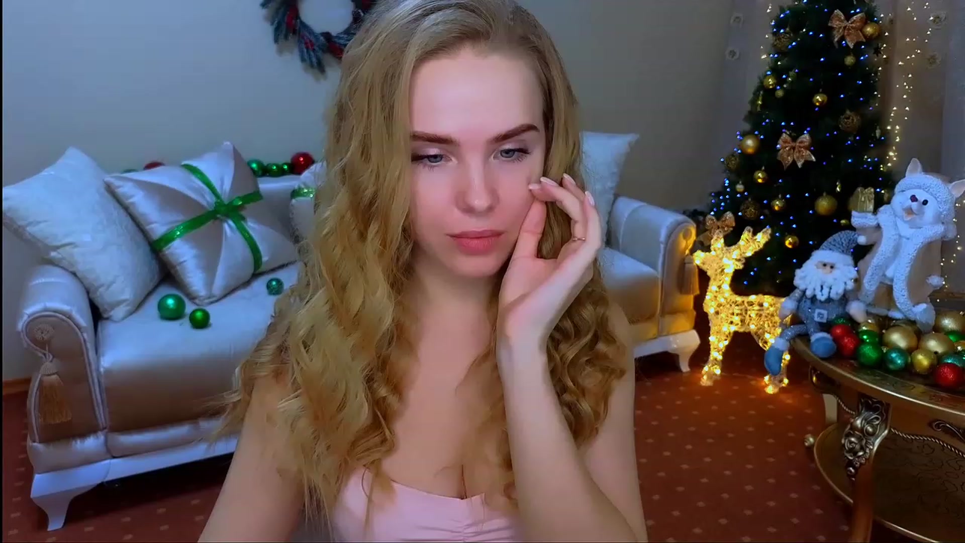 Gallery image thumbnail from ShowMeTheWay's myfreecams stream on, 12/10/2023, 11:53 image 15 of 20