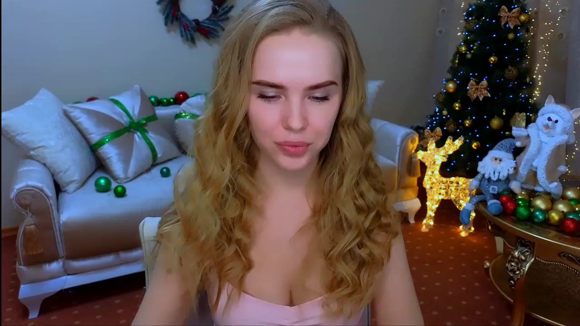Gallery image thumbnail from ShowMeTheWay's myfreecams stream on, 12/10/2023, 11:53 image 17 of 20
