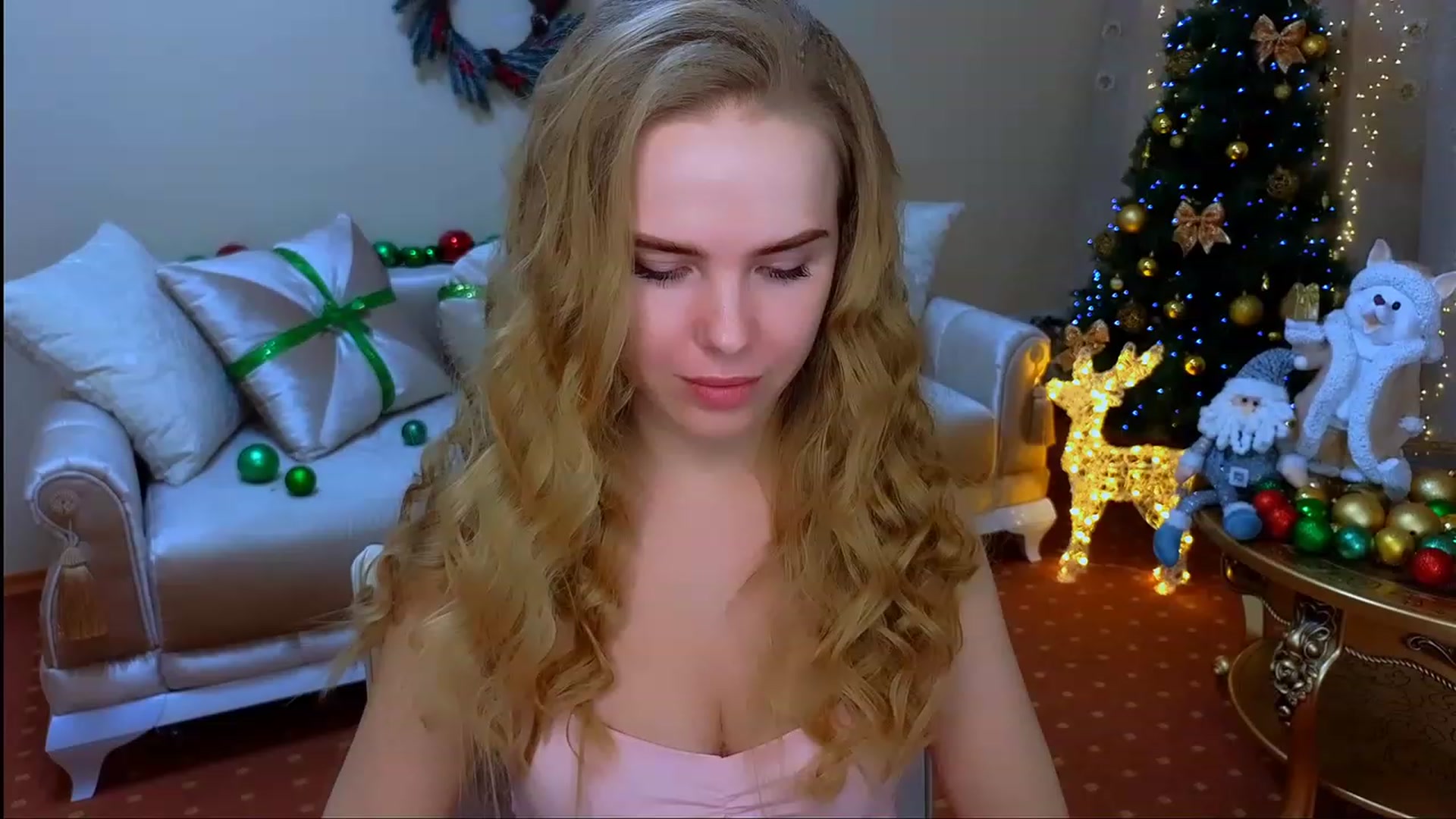 Gallery image thumbnail from ShowMeTheWay's myfreecams stream on, 12/10/2023, 11:53 image 14 of 20