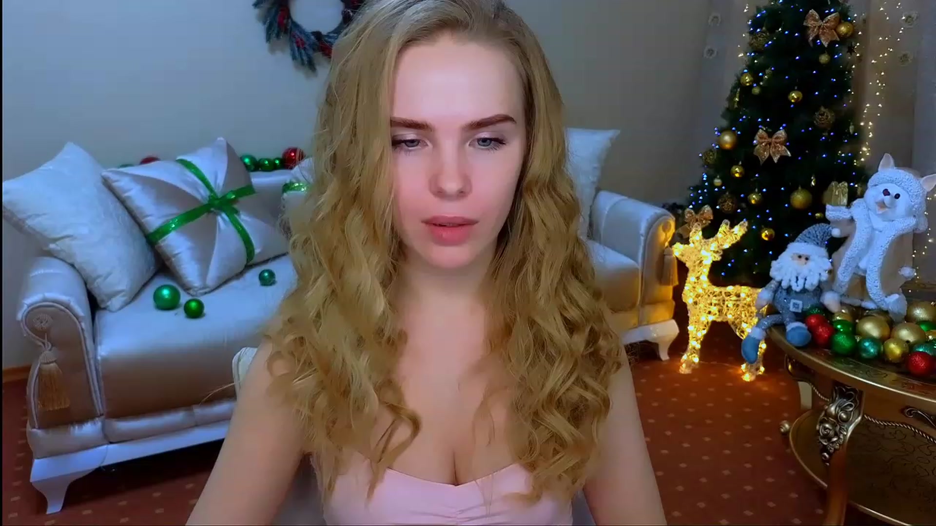 Gallery image thumbnail from ShowMeTheWay's myfreecams stream on, 12/10/2023, 11:53 image 8 of 20