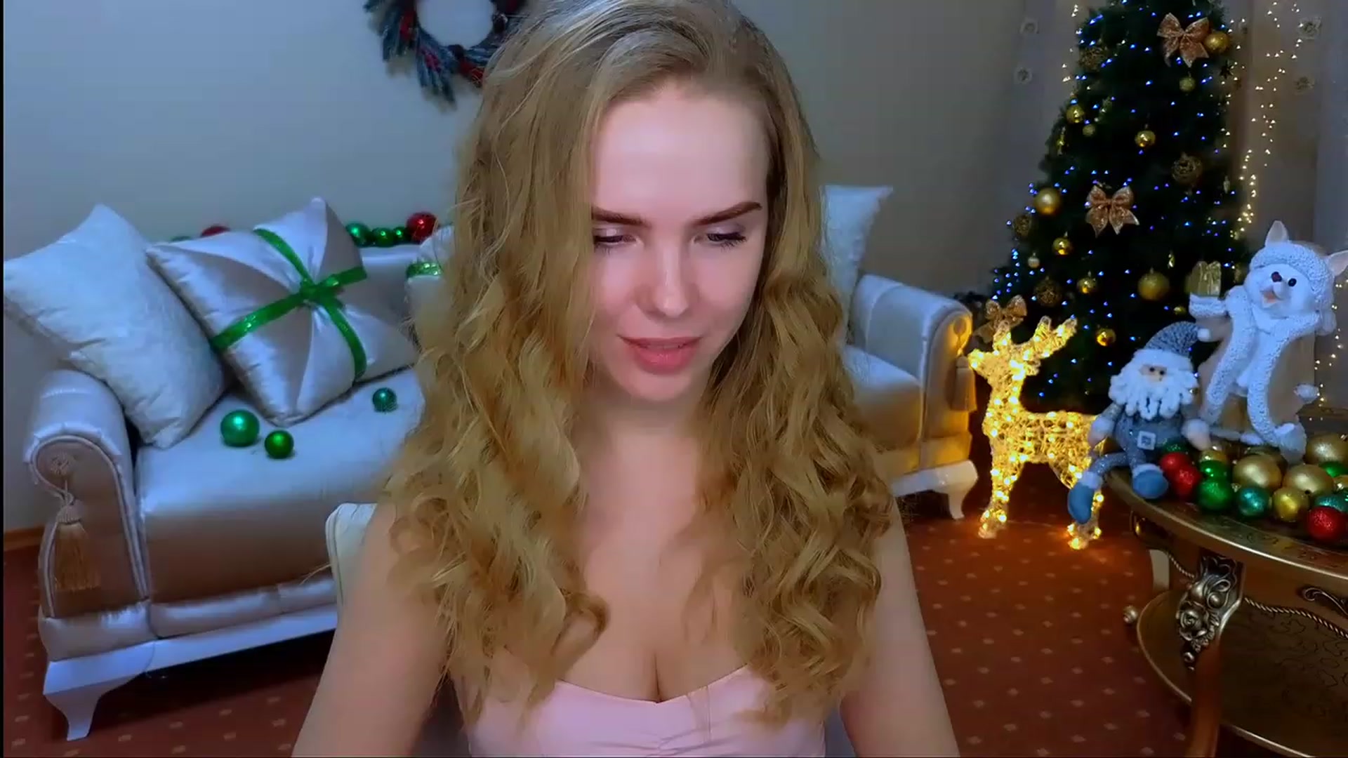 Gallery image thumbnail from ShowMeTheWay's myfreecams stream on, 12/10/2023, 11:53 image 12 of 20