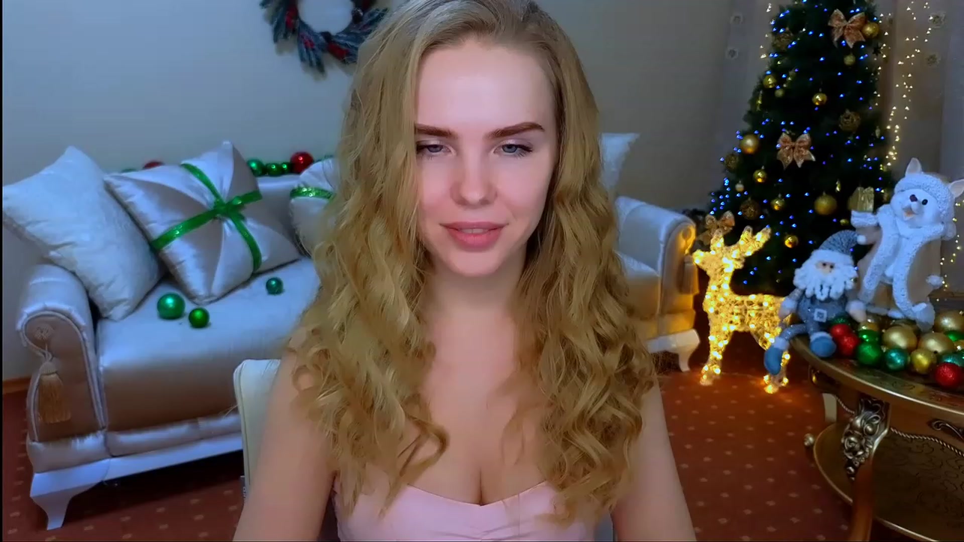 Gallery image thumbnail from ShowMeTheWay's myfreecams stream on, 12/10/2023, 11:53 image 10 of 20