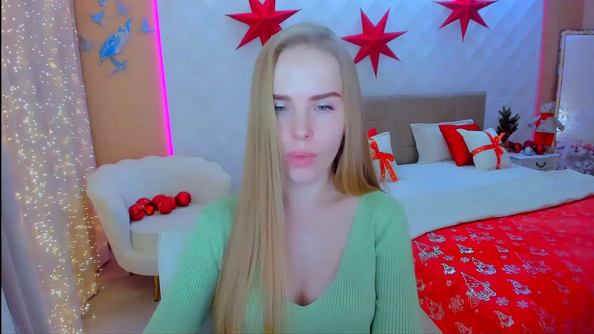 Gallery image thumbnail from ShowMeTheWay's myfreecams stream on, 12/13/2023, 13:45 image 13 of 20