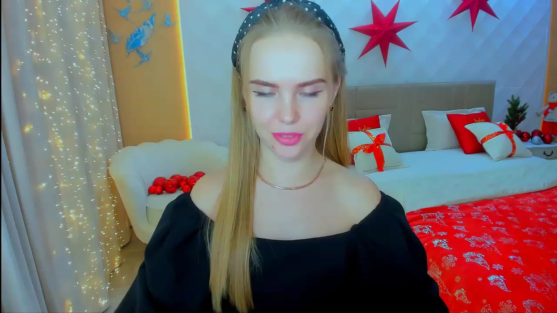 Gallery image thumbnail from ShowMeTheWay's myfreecams stream on, 12/17/2023, 13:46 image 16 of 20