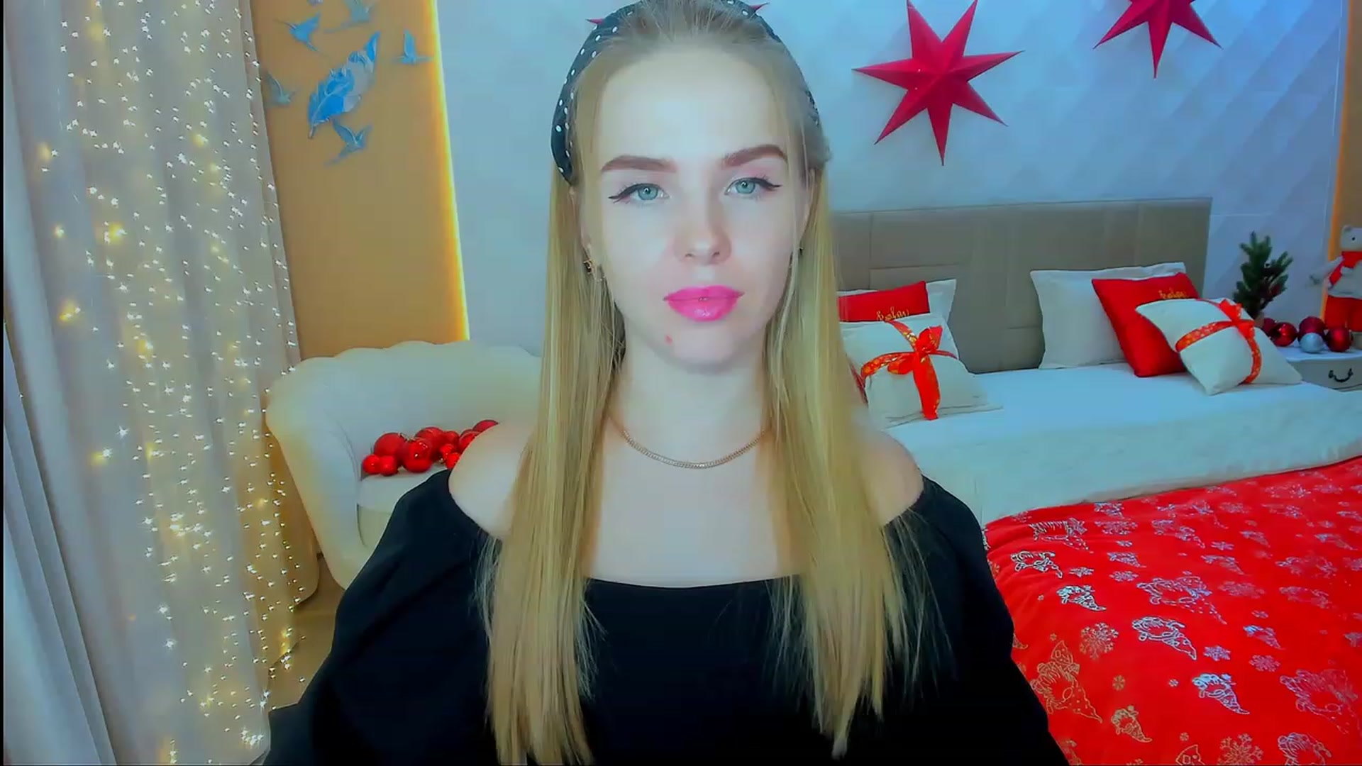Gallery image thumbnail from ShowMeTheWay's myfreecams stream on, 12/17/2023, 13:46 image 2 of 20