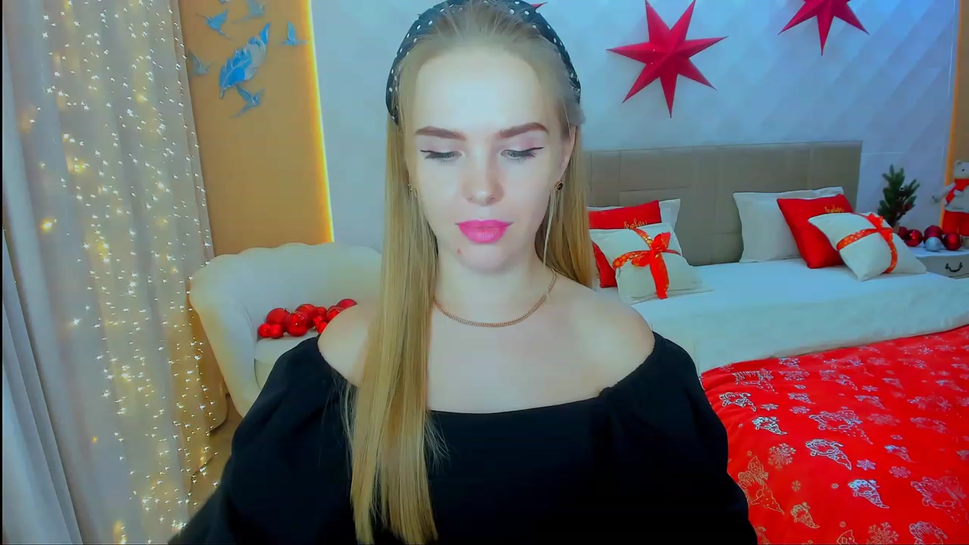 Gallery image thumbnail from ShowMeTheWay's myfreecams stream on, 12/17/2023, 13:46 image 18 of 20