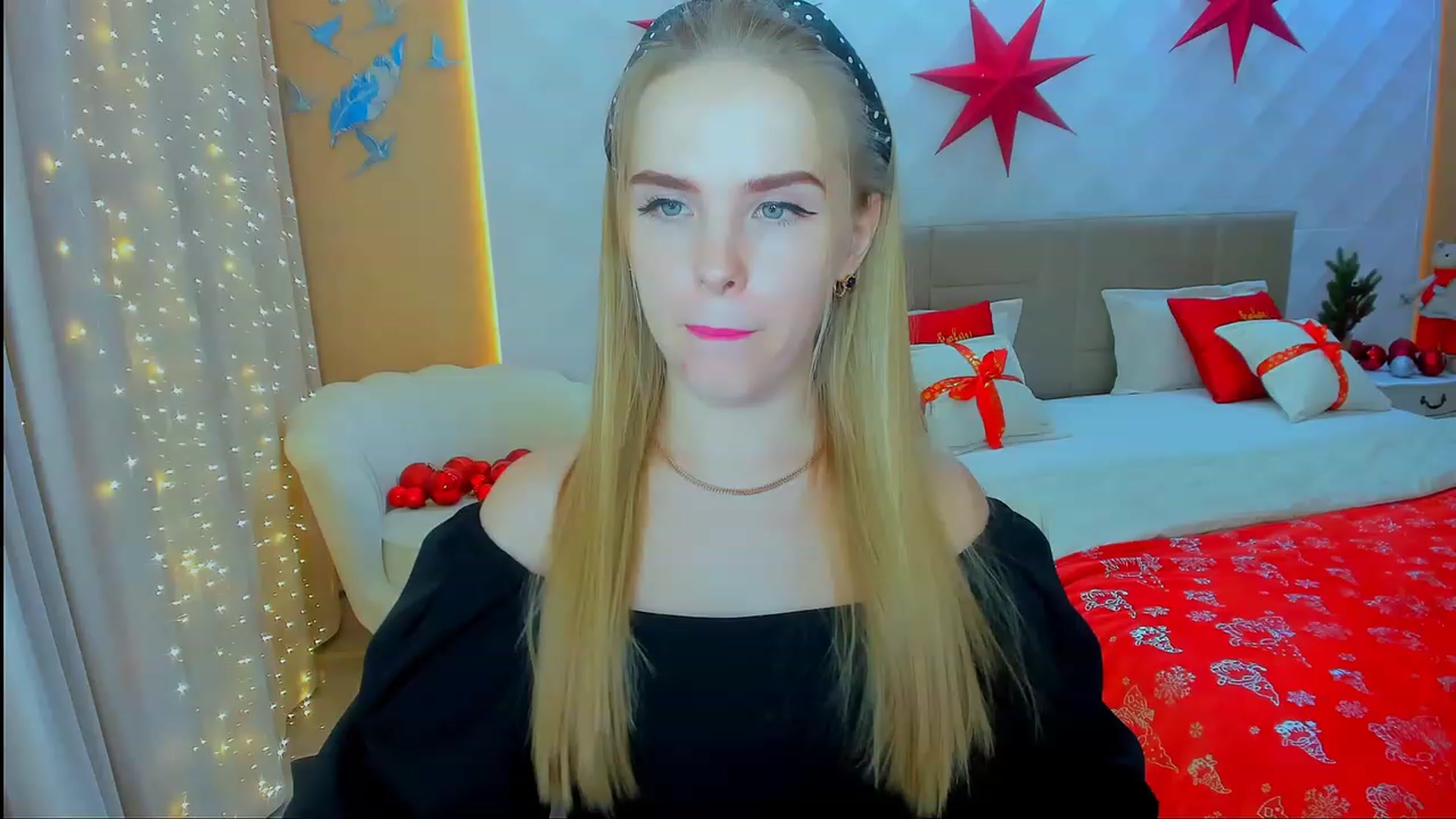Gallery image thumbnail from ShowMeTheWay's myfreecams stream on, 12/17/2023, 13:46 image 1 of 20
