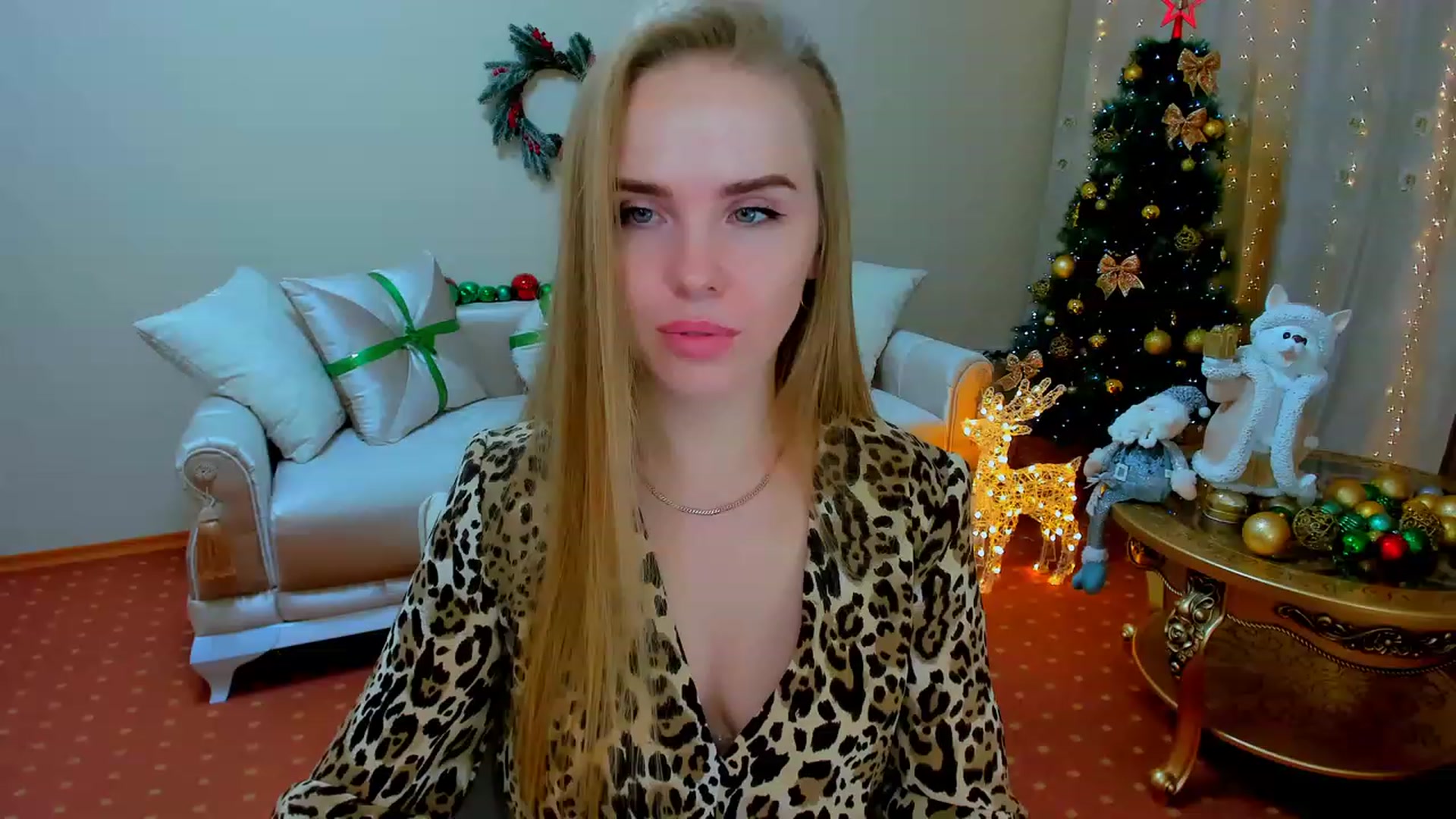 Gallery image thumbnail from ShowMeTheWay's myfreecams stream on, 12/21/2023, 15:56 image 4 of 20