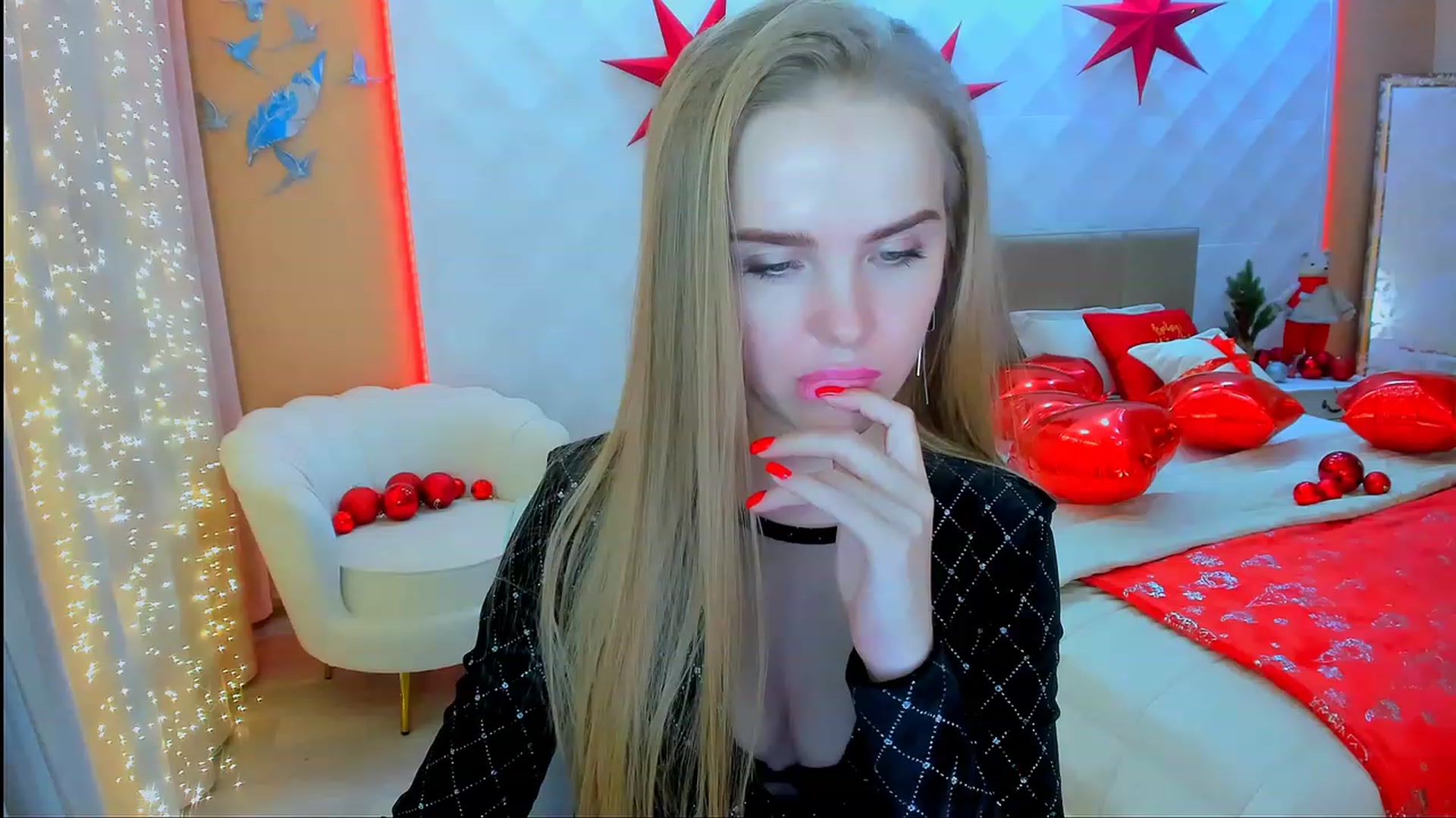 Gallery image thumbnail from ShowMeTheWay's myfreecams stream on, 12/24/2023, 10:58 image 4 of 20