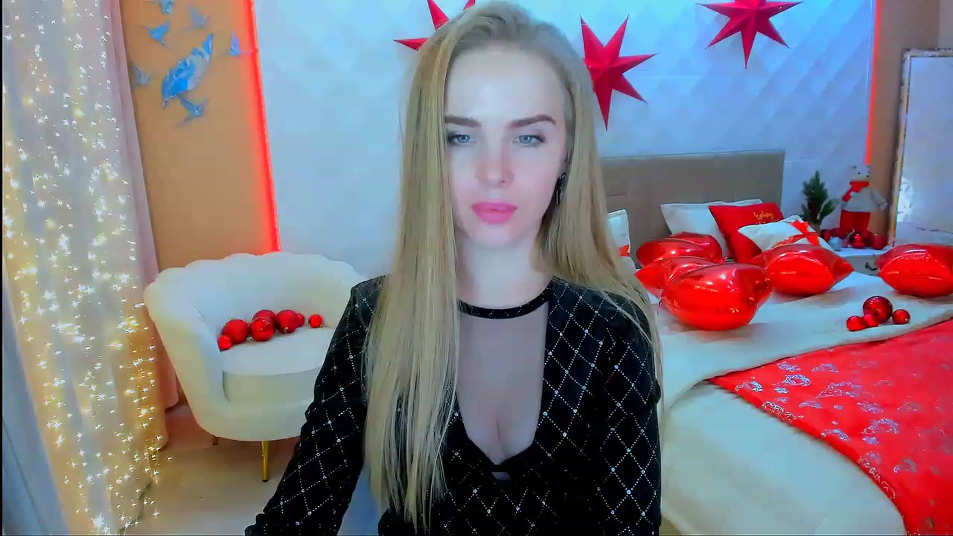 Gallery image thumbnail from ShowMeTheWay's myfreecams stream on, 12/24/2023, 10:58 image 3 of 20