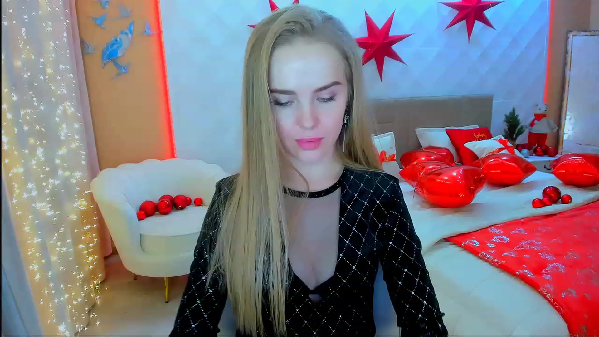 Gallery image thumbnail from ShowMeTheWay's myfreecams stream on, 12/24/2023, 10:58 image 6 of 20