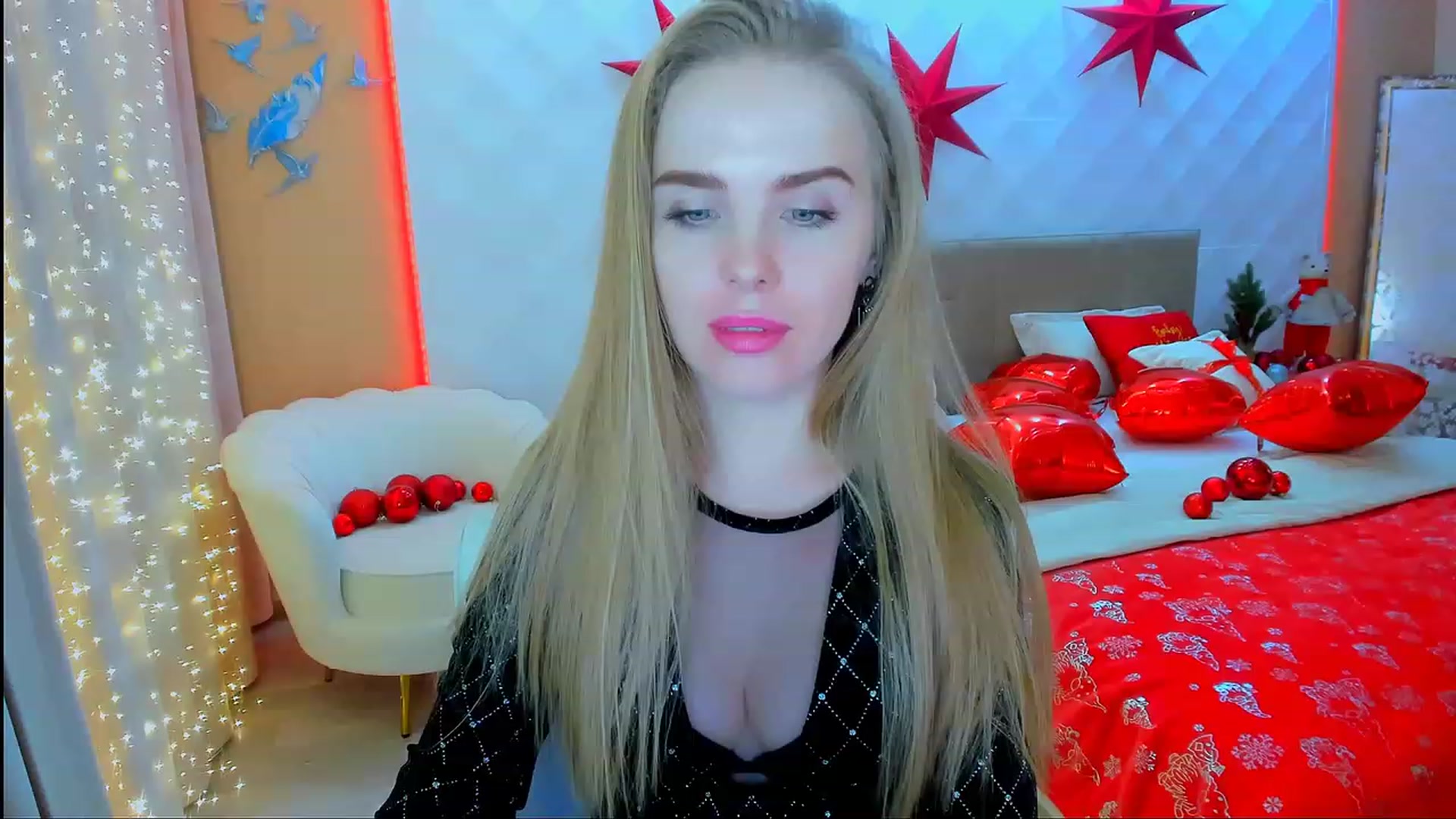 Gallery image thumbnail from ShowMeTheWay's myfreecams stream on, 12/24/2023, 13:31 image 10 of 20