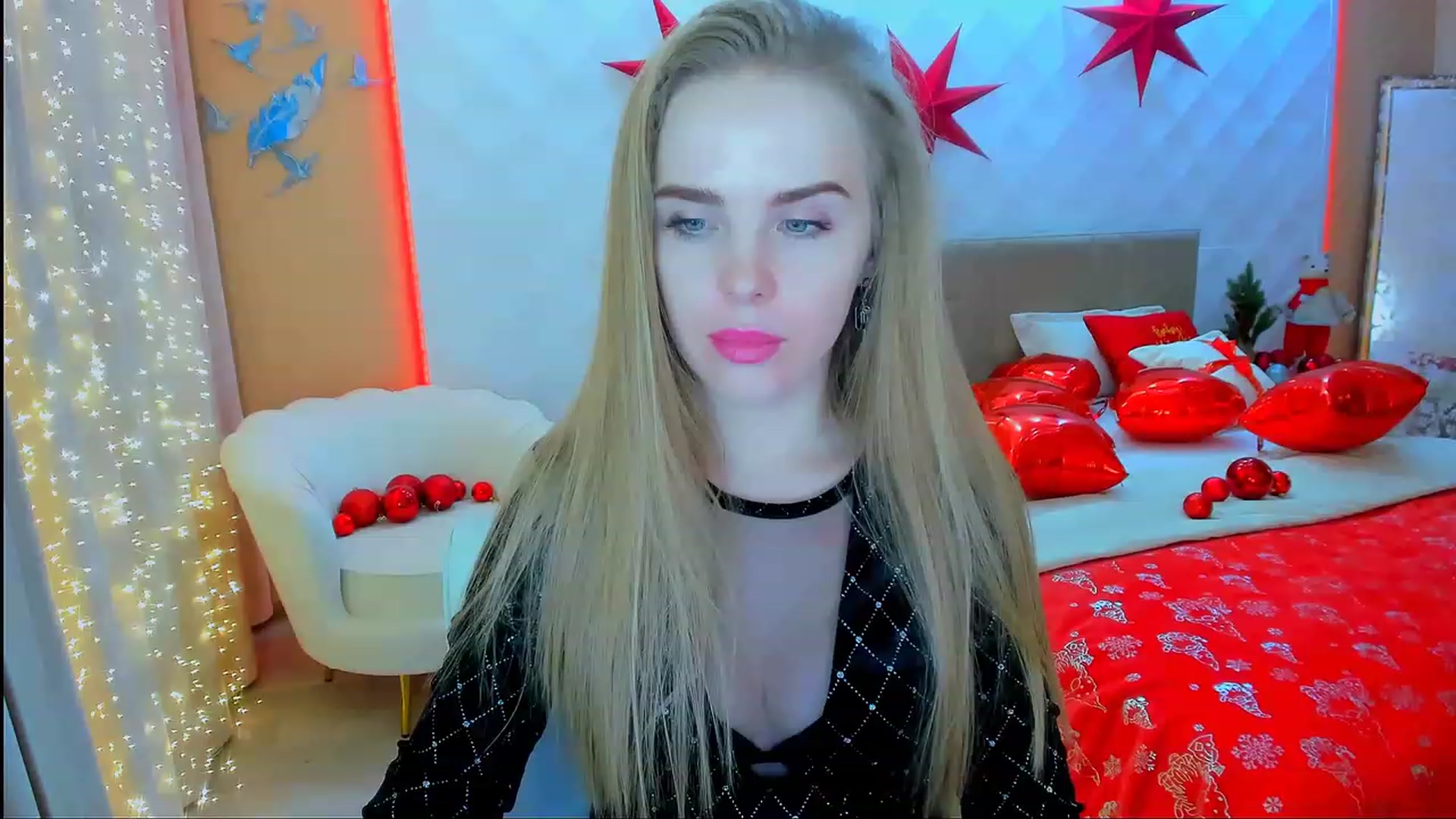 Gallery image thumbnail from ShowMeTheWay's myfreecams stream on, 12/24/2023, 13:31 image 13 of 20