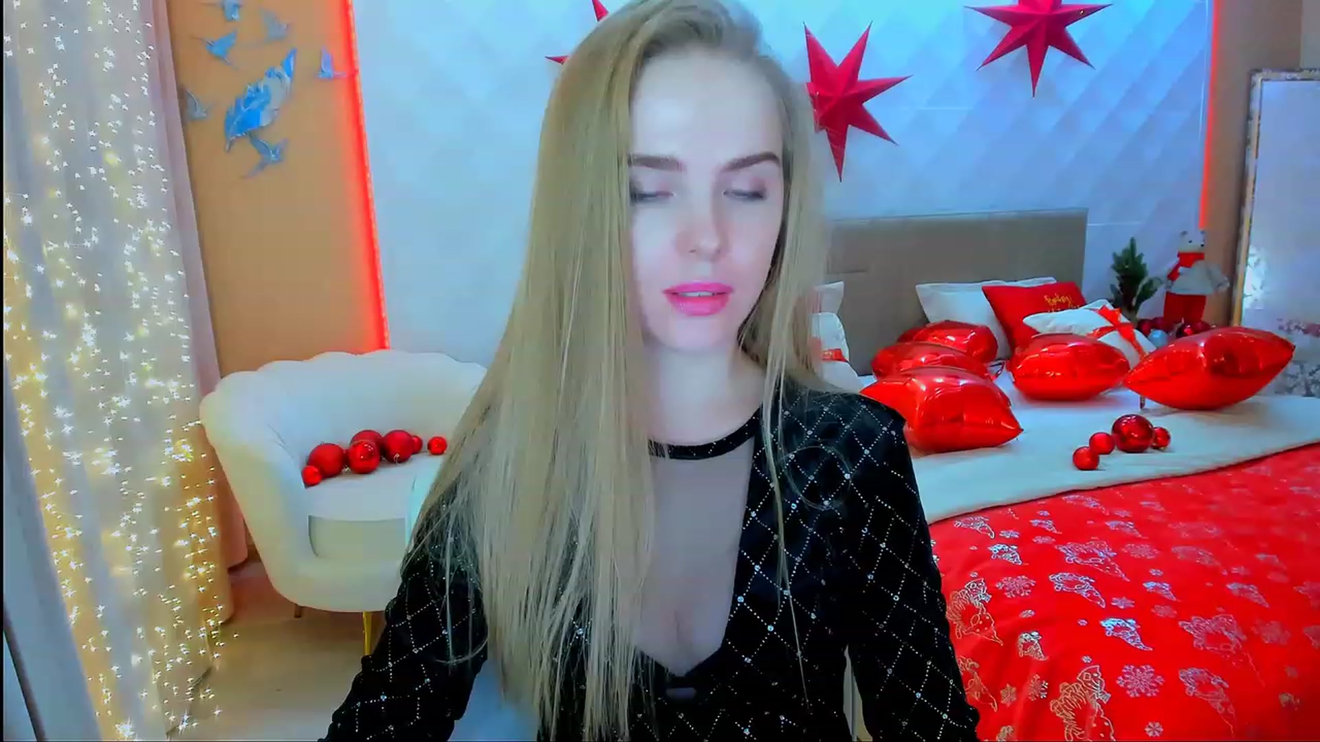 Gallery image thumbnail from ShowMeTheWay's myfreecams stream on, 12/24/2023, 13:31 image 1 of 20
