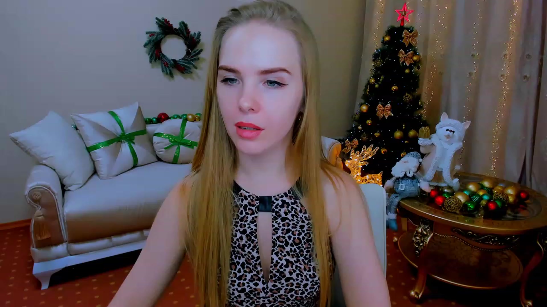 Gallery image thumbnail from ShowMeTheWay's myfreecams stream on, 12/25/2023, 08:29 image 7 of 20