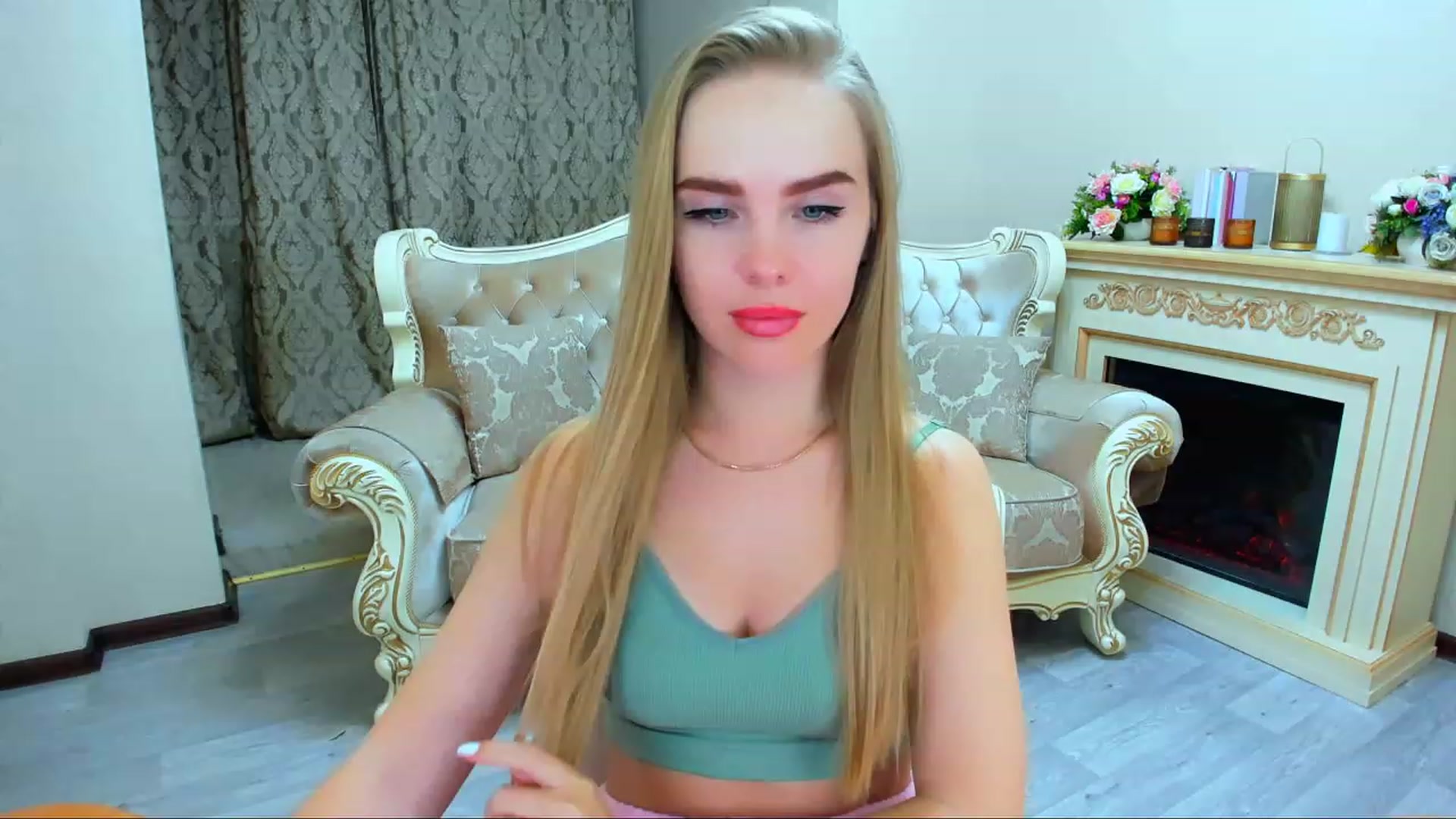 Gallery image thumbnail from ShowMeTheWay's myfreecams stream on, 01/25/2024, 16:38 image 3 of 20