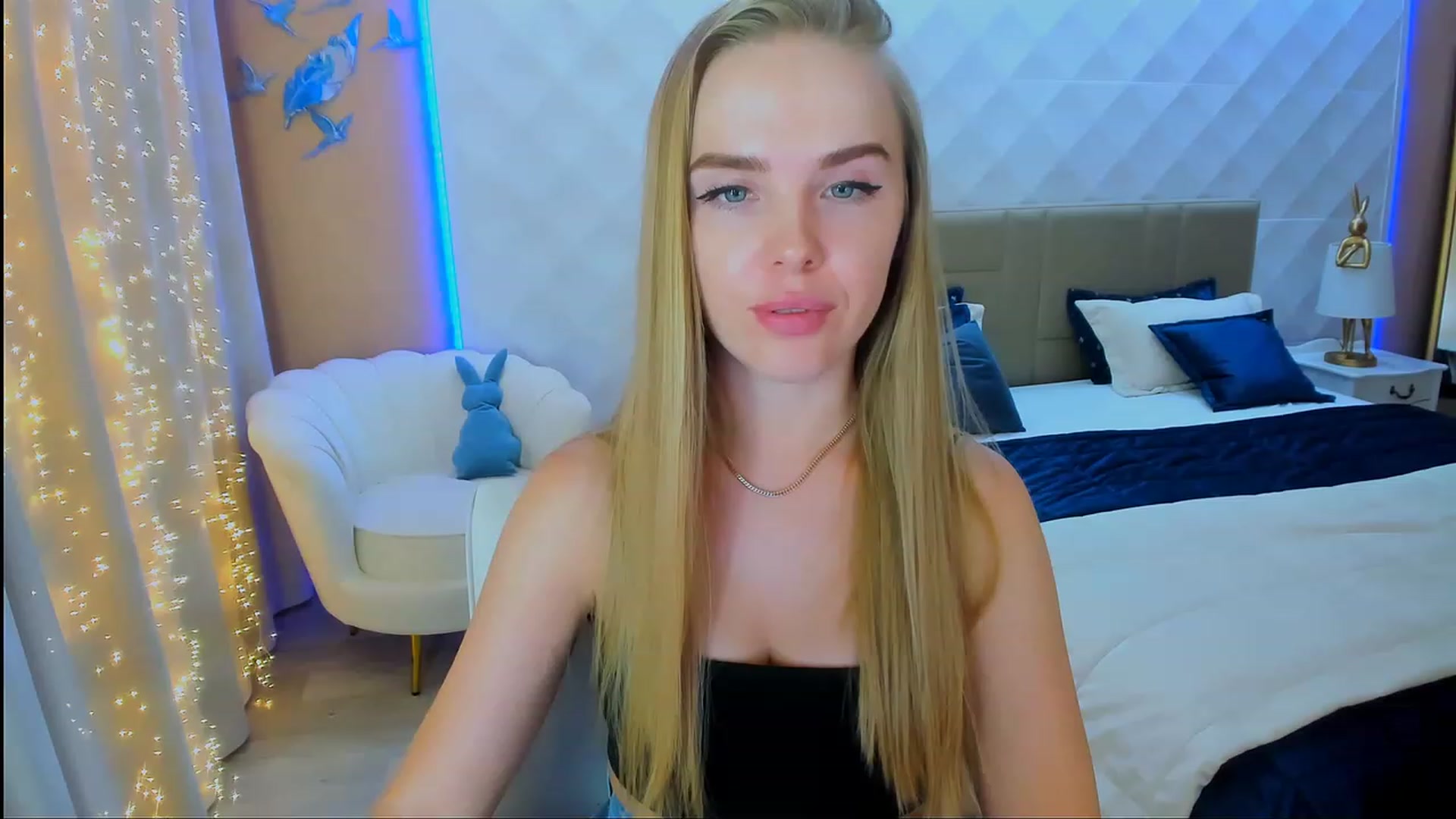 Gallery image thumbnail from ShowMeTheWay's myfreecams stream on, 01/29/2024, 12:46 image 17 of 20