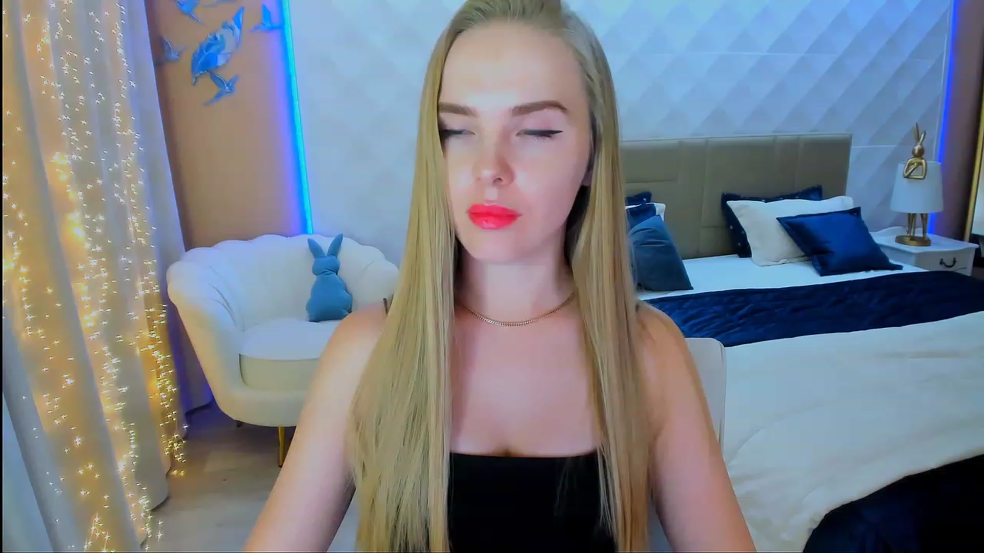 Gallery image thumbnail from ShowMeTheWay's myfreecams stream on, 01/29/2024, 13:47 image 14 of 20