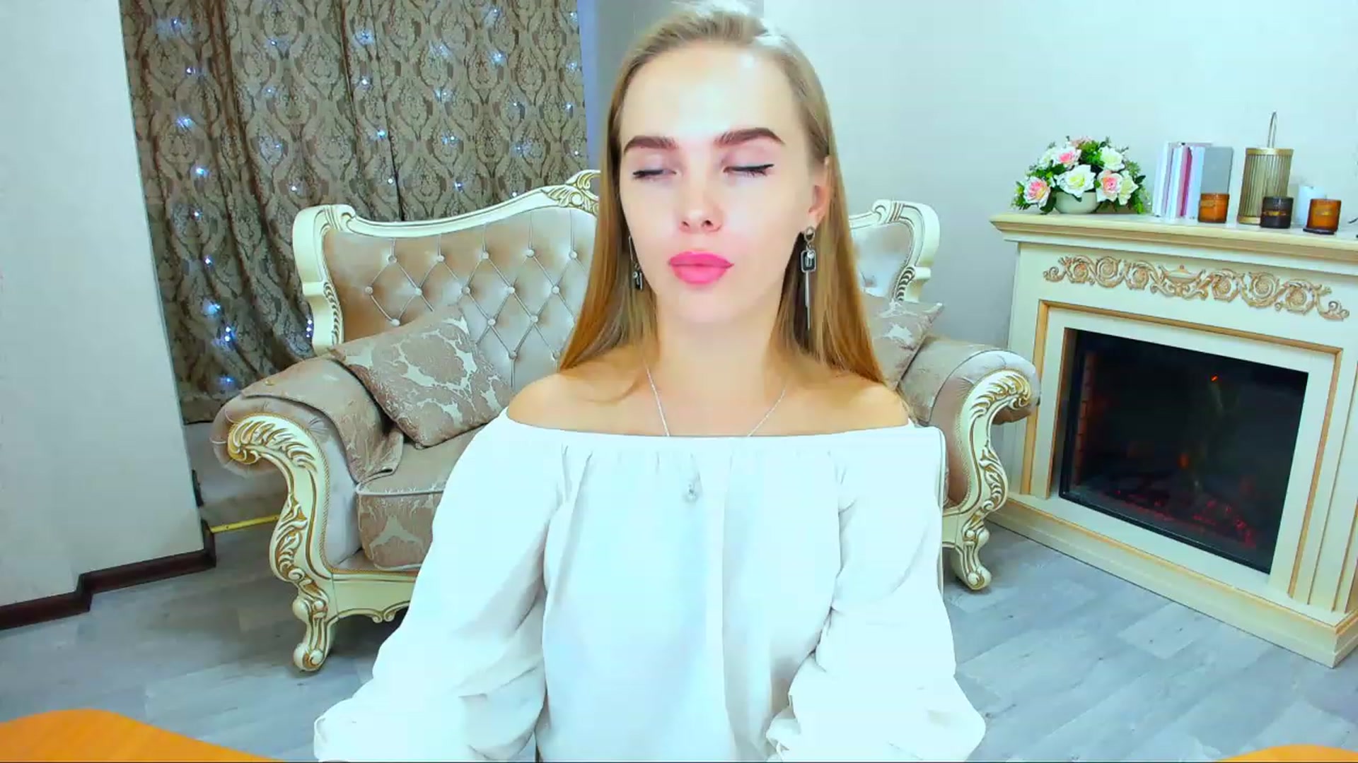 Gallery image thumbnail from ShowMeTheWay's myfreecams stream on, 02/11/2024, 12:46 image 15 of 20