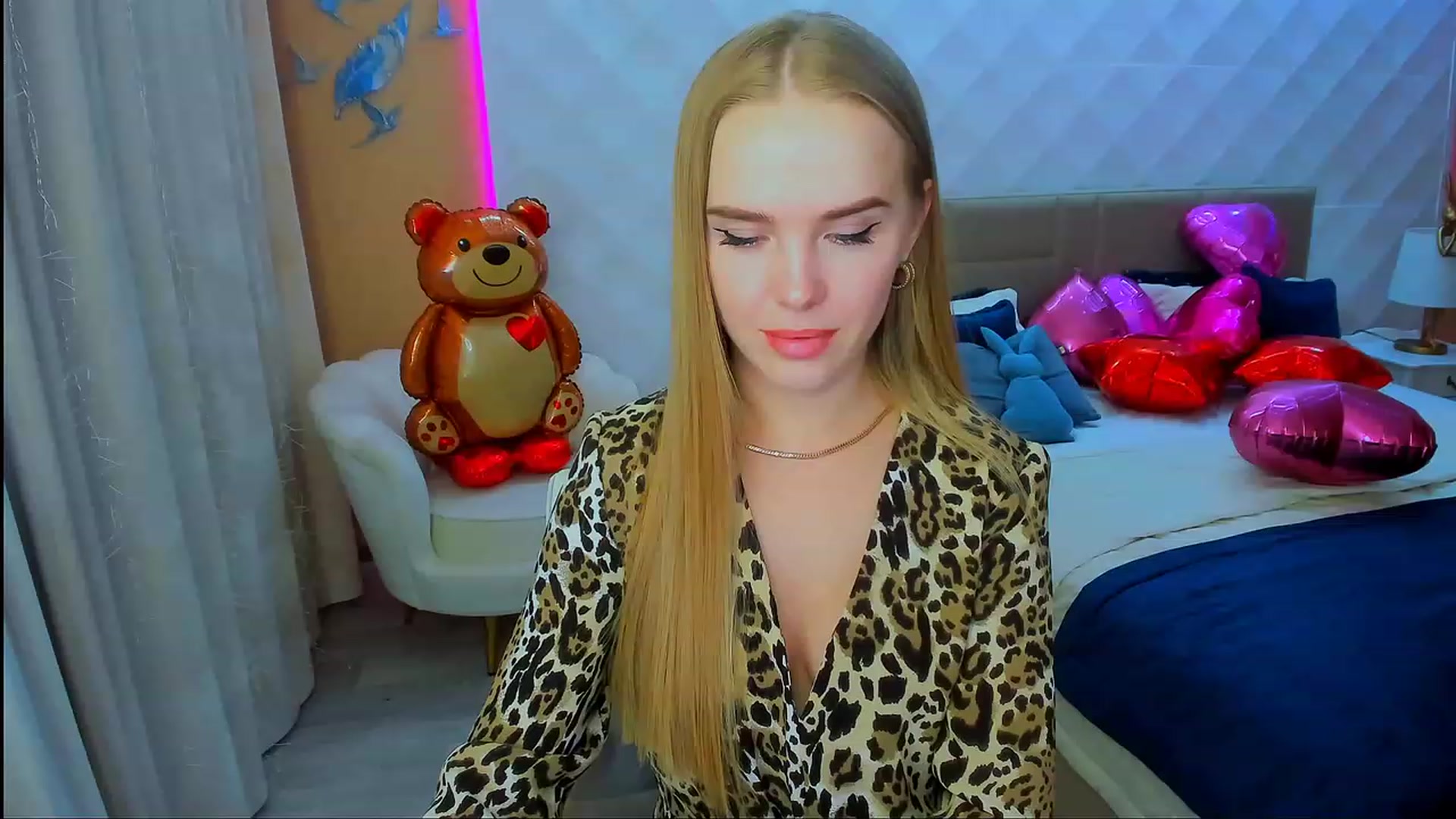 Gallery image thumbnail from ShowMeTheWay's myfreecams stream on, 02/21/2024, 13:46 image 16 of 20