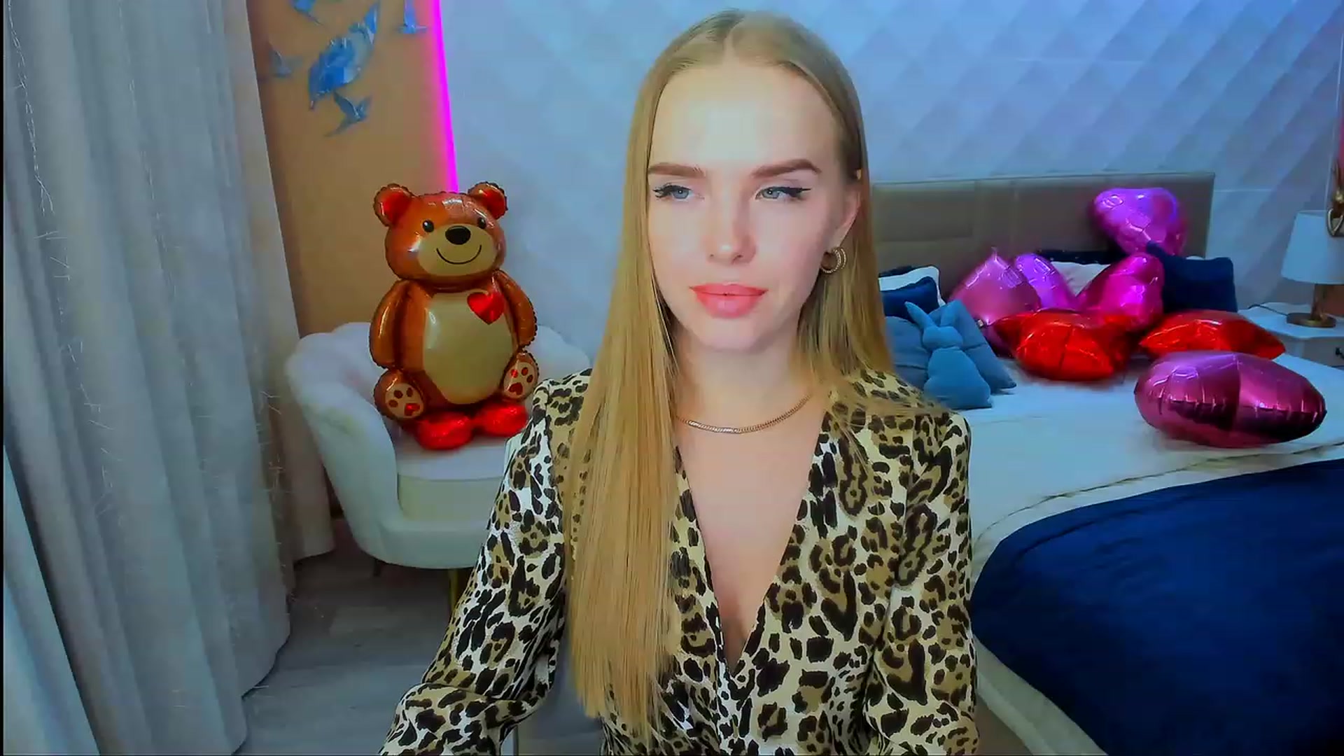 Gallery image thumbnail from ShowMeTheWay's myfreecams stream on, 02/21/2024, 13:46 image 12 of 20