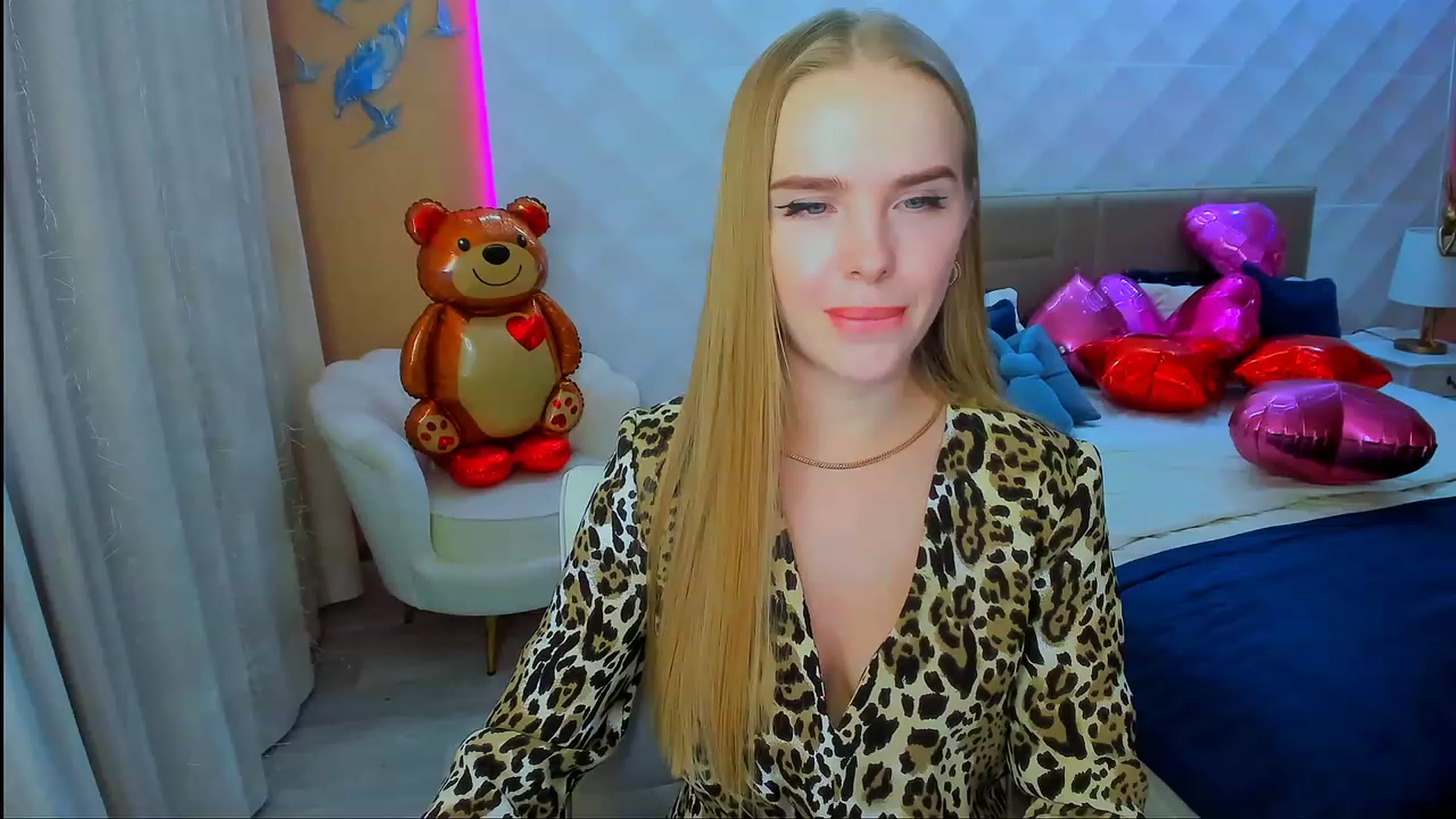 Gallery image thumbnail from ShowMeTheWay's myfreecams stream on, 02/21/2024, 13:46 image 3 of 20