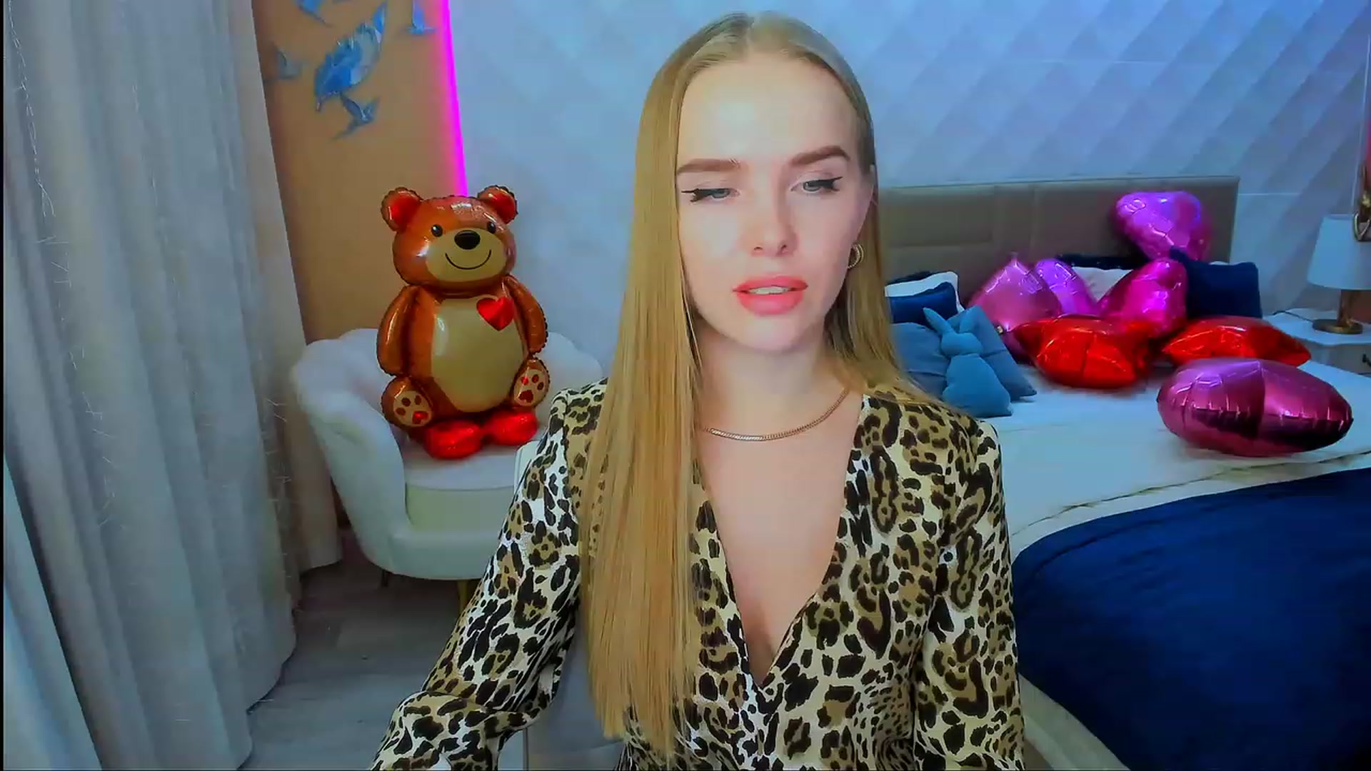 Gallery image thumbnail from ShowMeTheWay's myfreecams stream on, 02/21/2024, 13:46 image 5 of 20