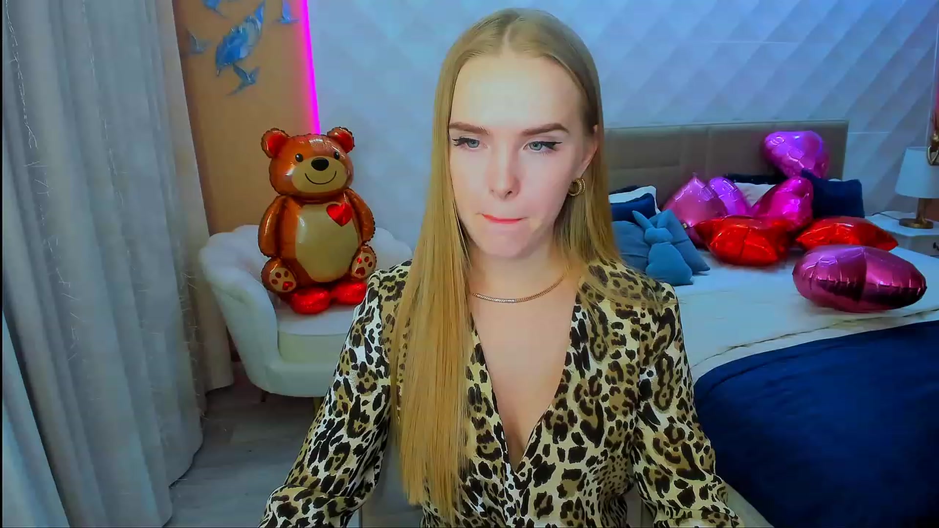Gallery image thumbnail from ShowMeTheWay's myfreecams stream on, 02/21/2024, 13:46 image 14 of 20