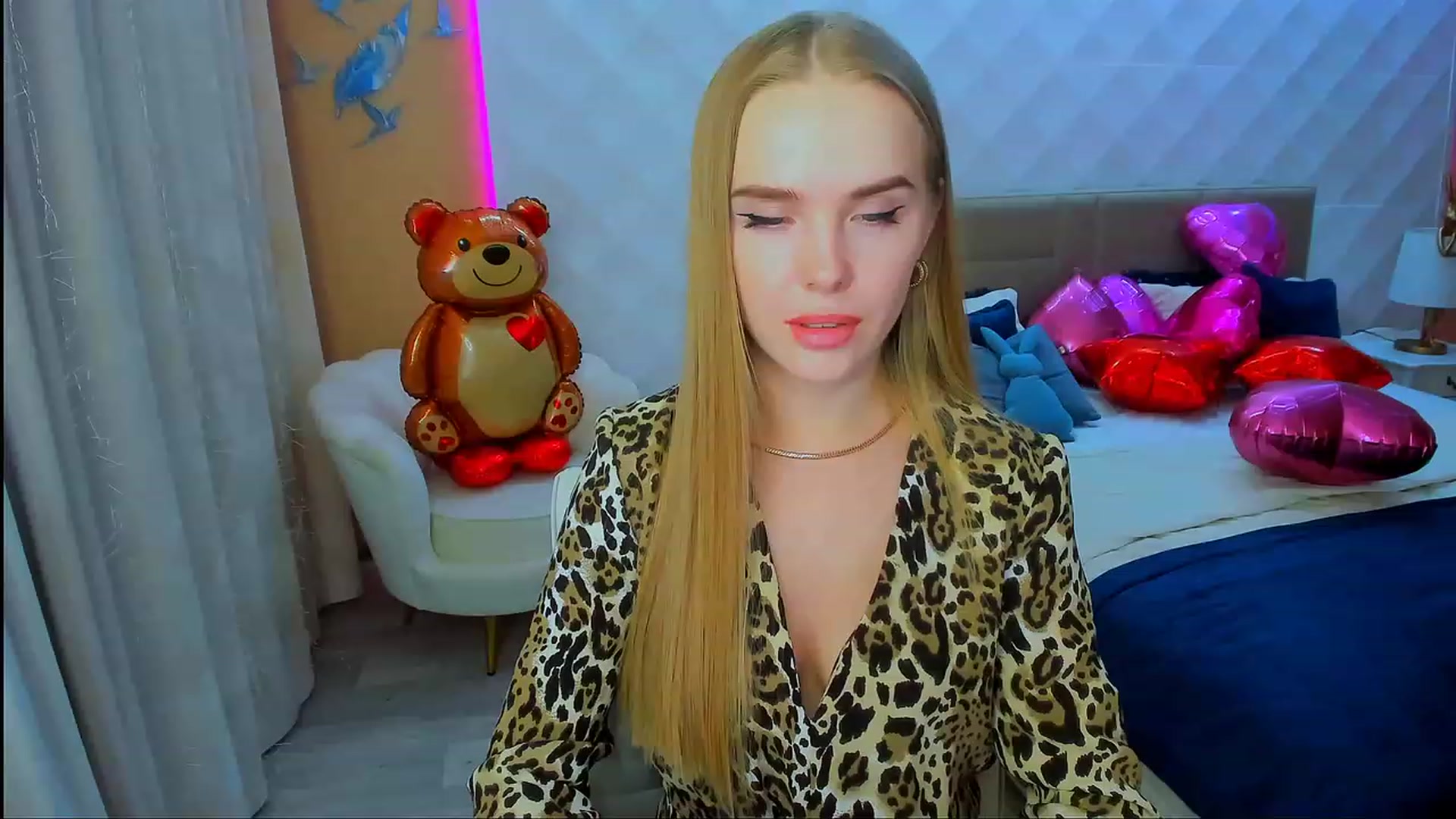 Gallery image thumbnail from ShowMeTheWay's myfreecams stream on, 02/21/2024, 13:46 image 19 of 20
