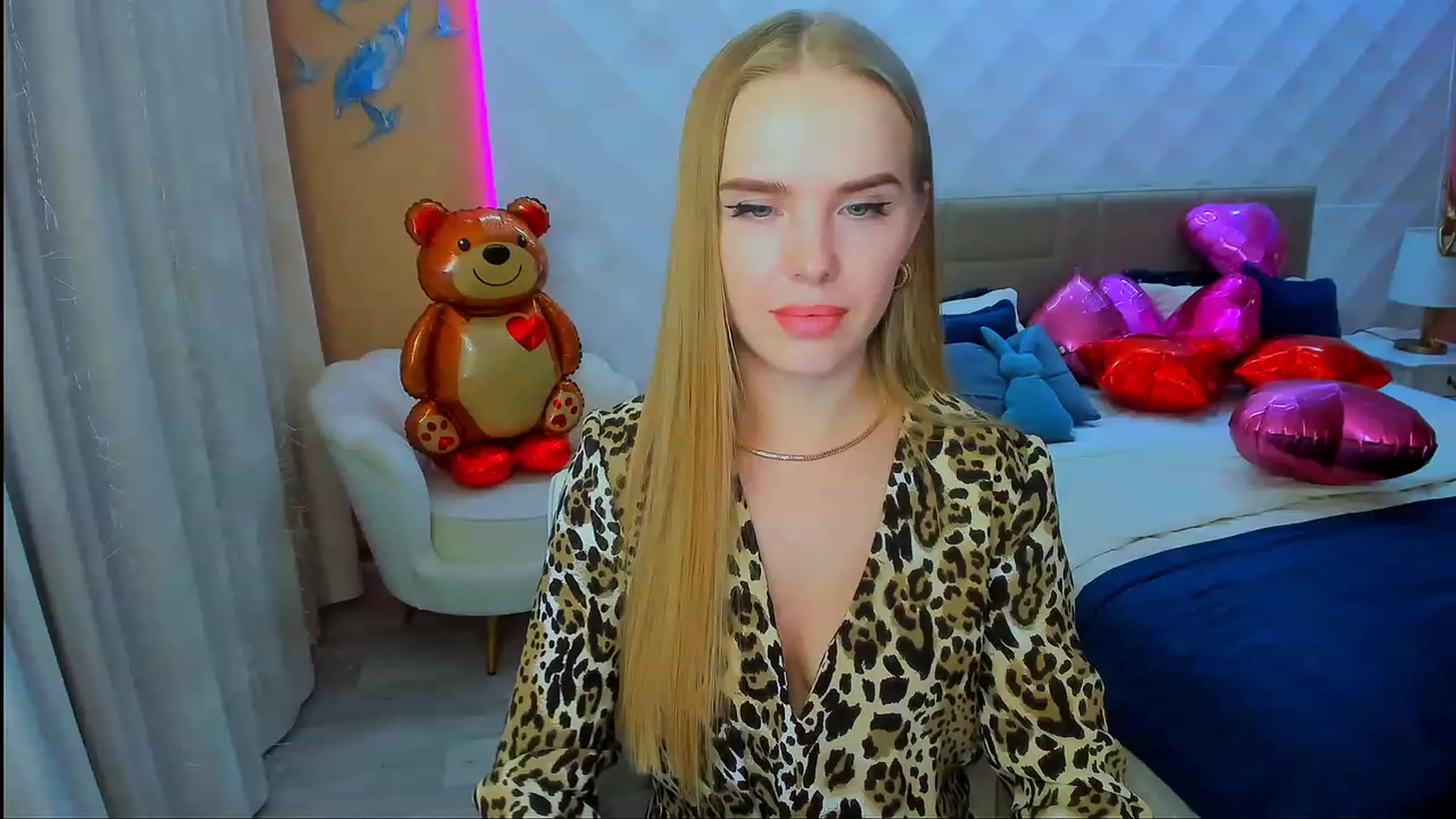 Gallery image thumbnail from ShowMeTheWay's myfreecams stream on, 02/21/2024, 13:46 image 11 of 20