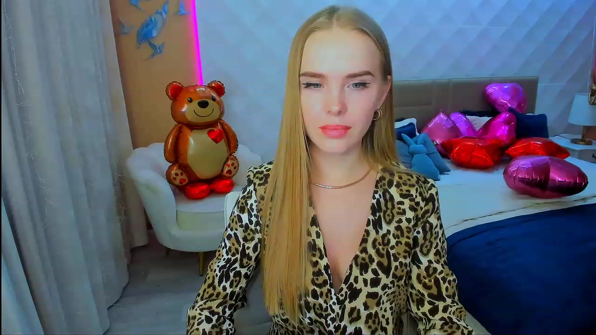 Gallery image thumbnail from ShowMeTheWay's myfreecams stream on, 02/21/2024, 13:46 image 8 of 20