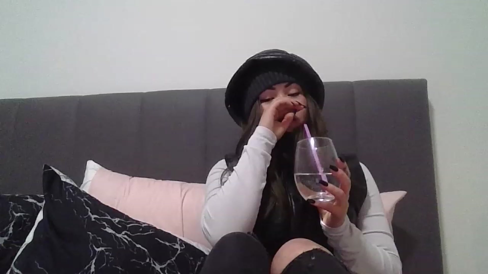 Gallery image thumbnail from ShrimpDumplin's myfreecams stream on, 11/14/2022, 11:13 image 10 of 20