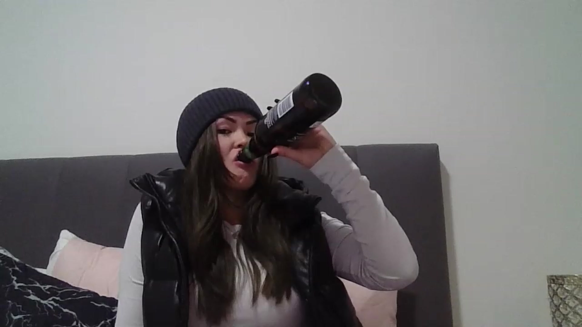 Gallery image thumbnail from ShrimpDumplin's myfreecams stream on, 11/14/2022, 13:19 image 9 of 20