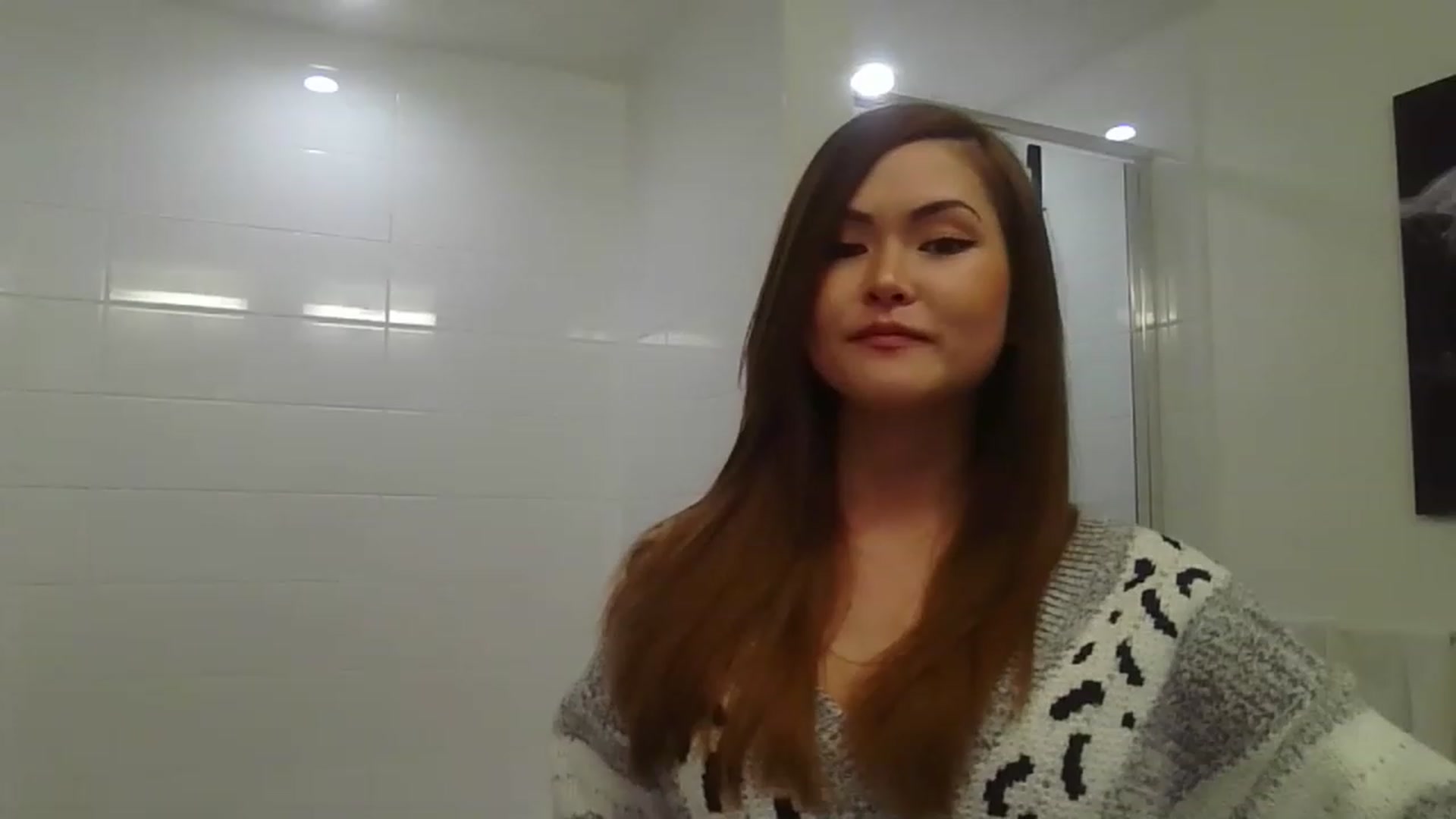 Gallery image thumbnail from ShrimpDumplin's myfreecams stream on, 12/06/2022, 23:45 image 12 of 20
